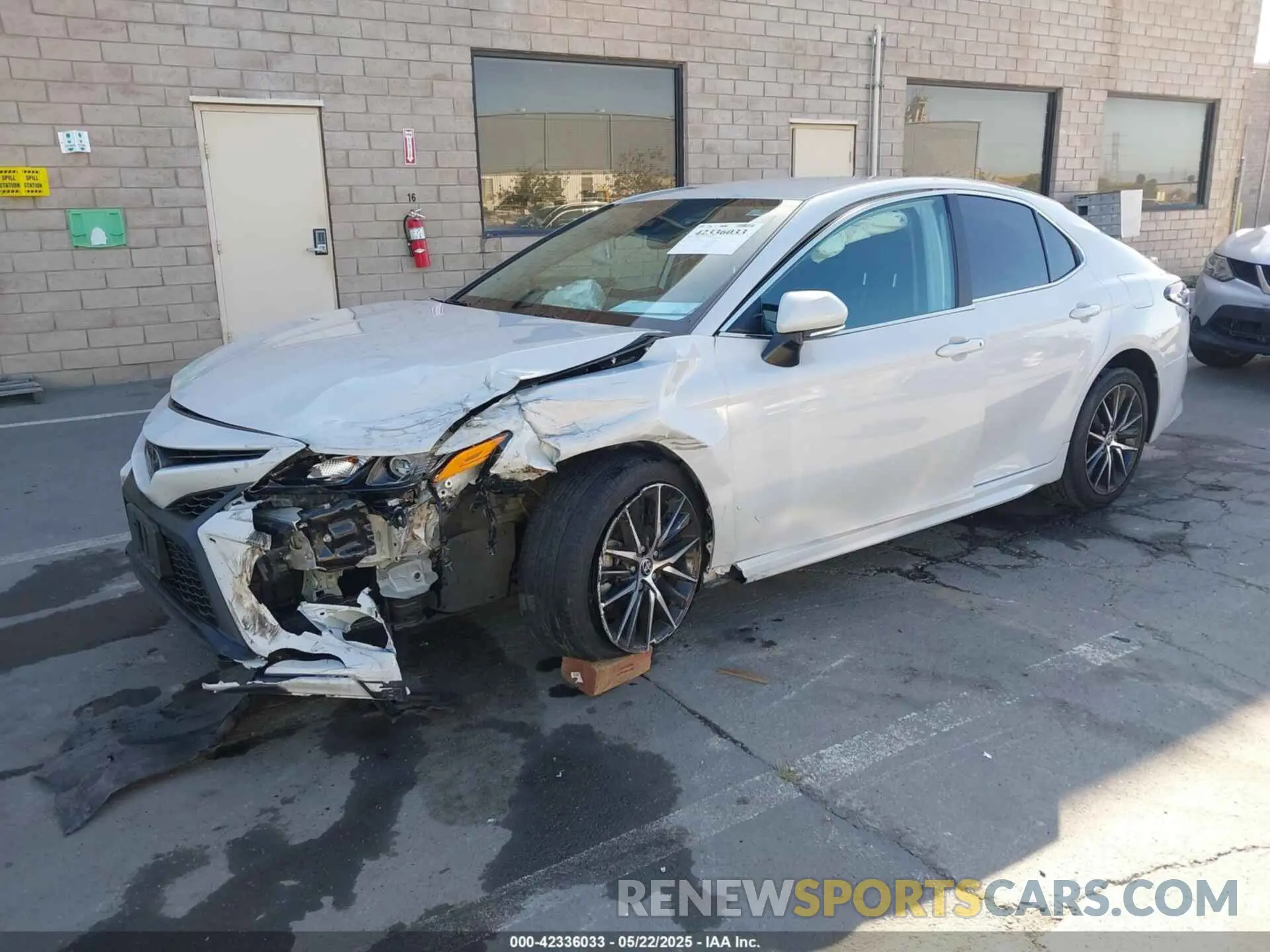 2 Фотография поврежденного автомобиля 4T1T11AKXPU188282 TOYOTA CAMRY 2023