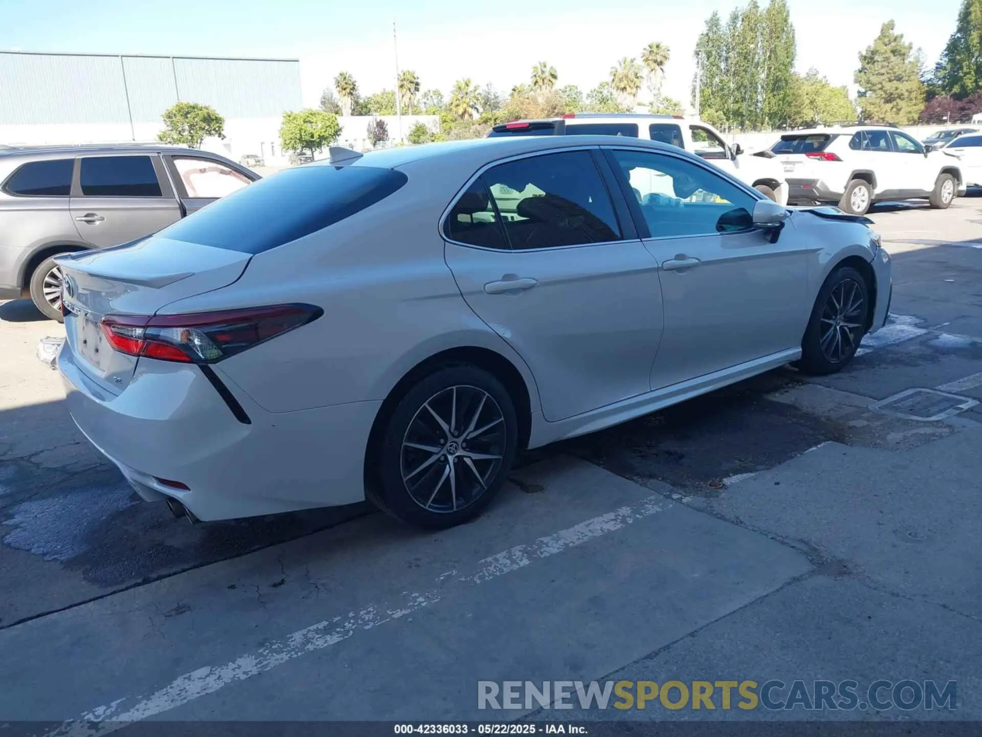 4 Фотография поврежденного автомобиля 4T1T11AKXPU188282 TOYOTA CAMRY 2023
