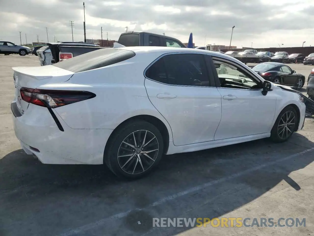 3 Фотография поврежденного автомобиля 4T1T11BK1PU103506 TOYOTA CAMRY 2023
