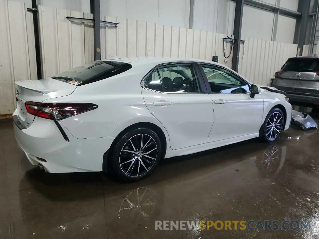 3 Фотография поврежденного автомобиля 4T1T11BK3PU082786 TOYOTA CAMRY 2023