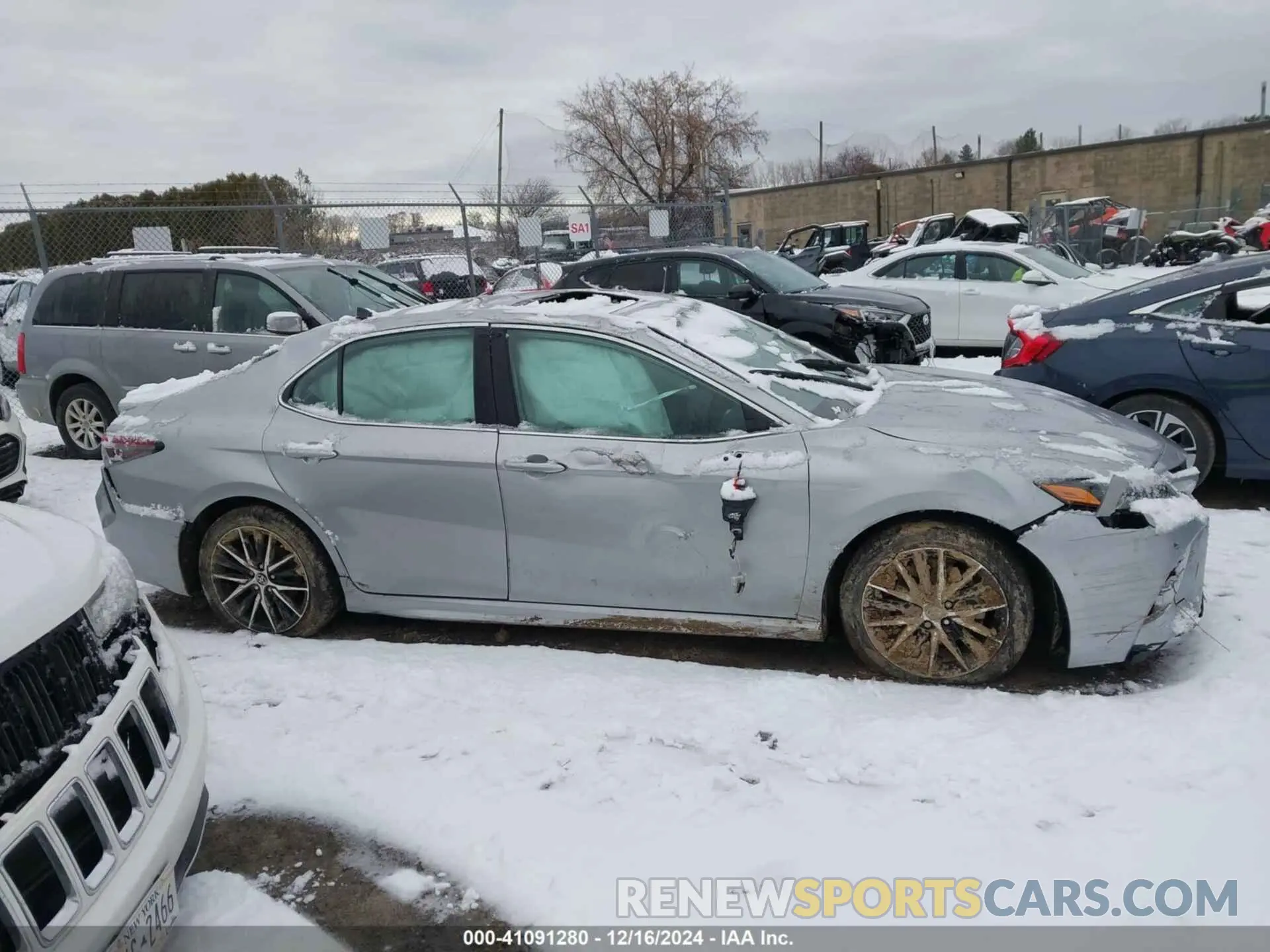 13 Фотография поврежденного автомобиля 4T1T11BK5PU088265 TOYOTA CAMRY 2023