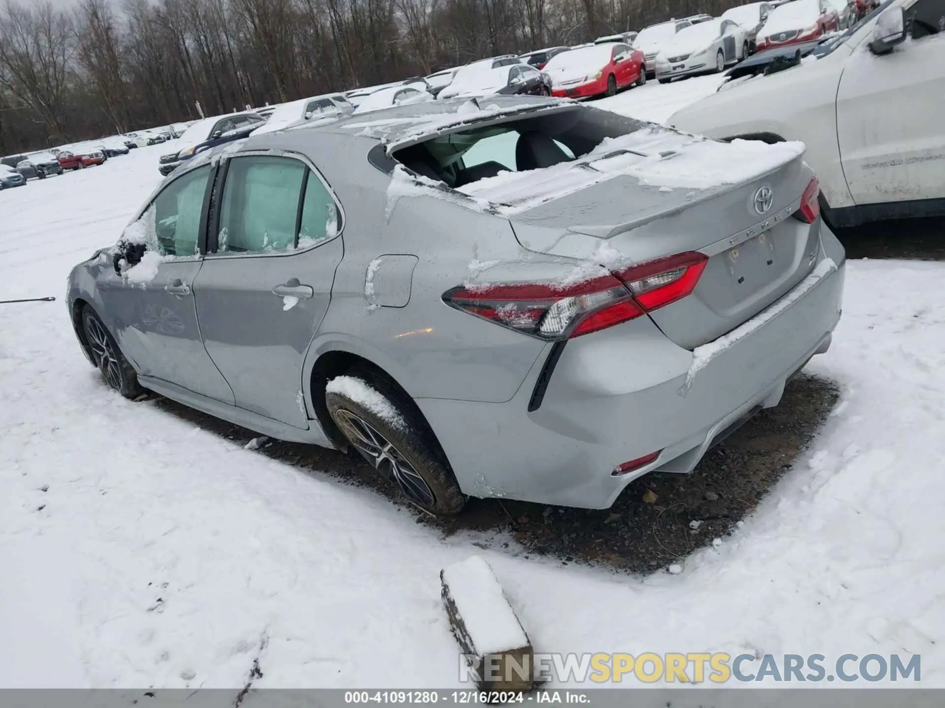 3 Фотография поврежденного автомобиля 4T1T11BK5PU088265 TOYOTA CAMRY 2023