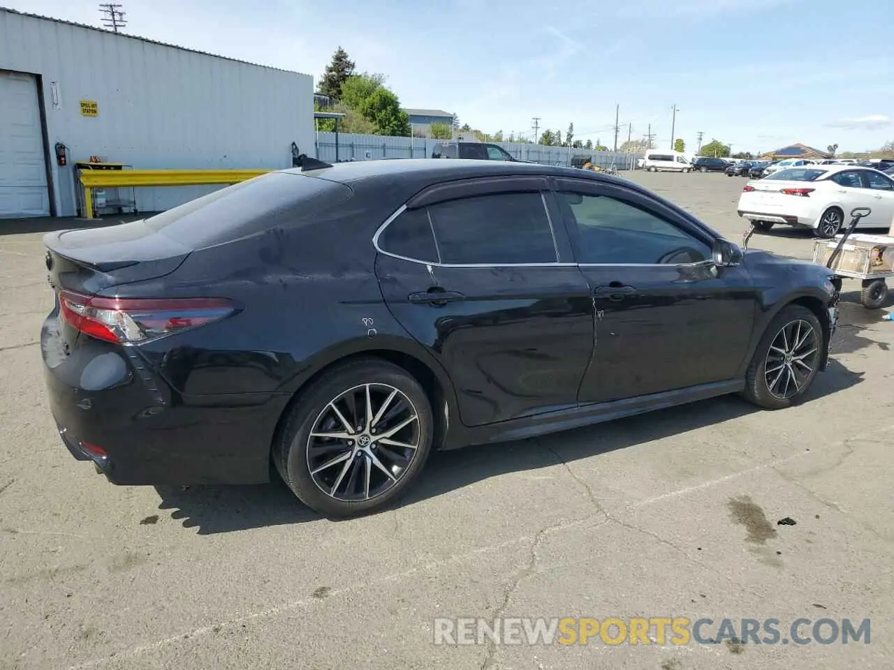 3 Фотография поврежденного автомобиля 4T1T11BK6PU094768 TOYOTA CAMRY 2023