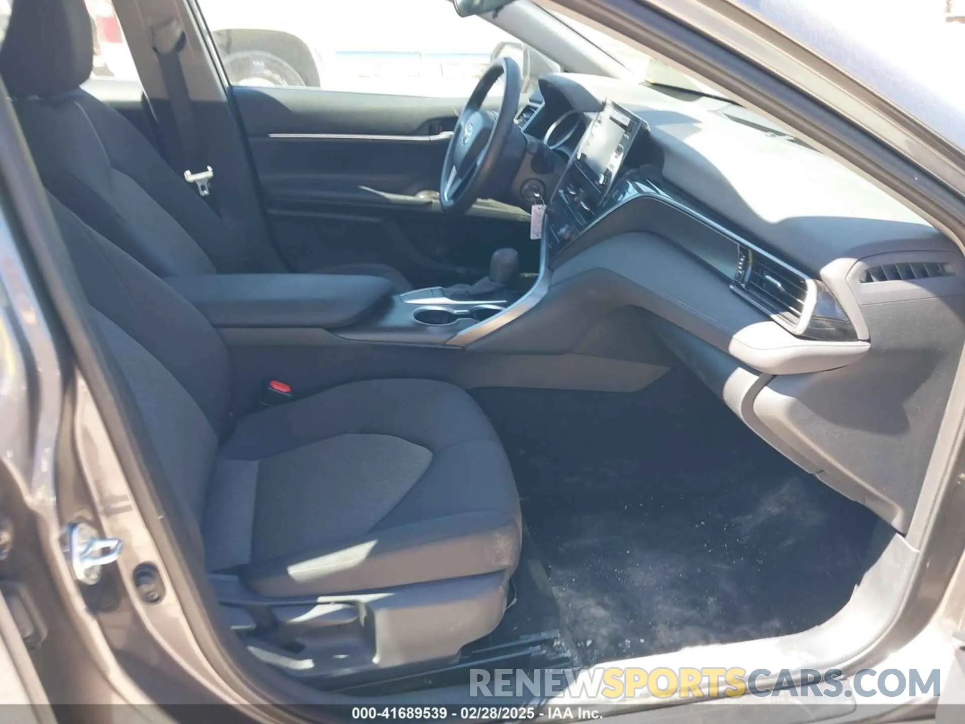 5 Фотография поврежденного автомобиля 4T1C11AK0RU868369 TOYOTA CAMRY 2024