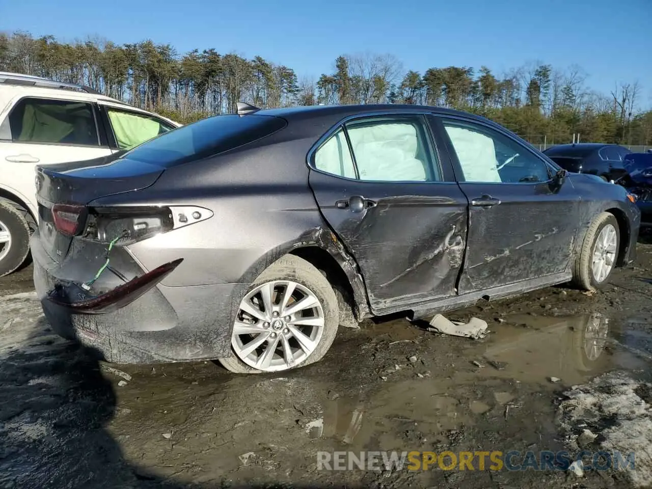 3 Фотография поврежденного автомобиля 4T1C11AK0RU880747 TOYOTA CAMRY 2024