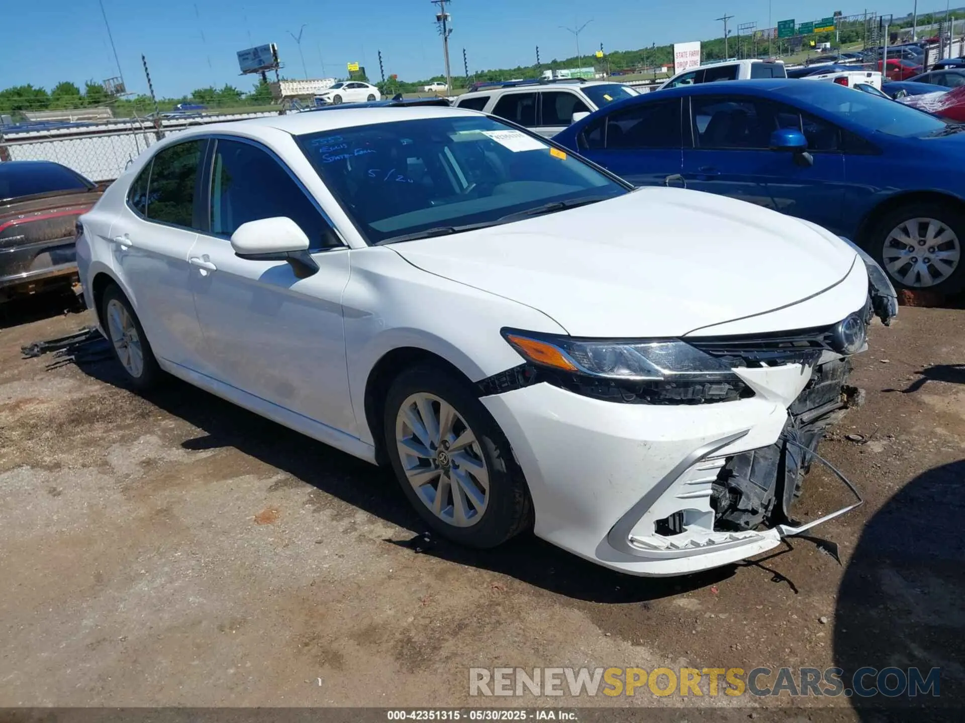 1 Photograph of a damaged car 4T1C11AK0RU881882 TOYOTA CAMRY 2024