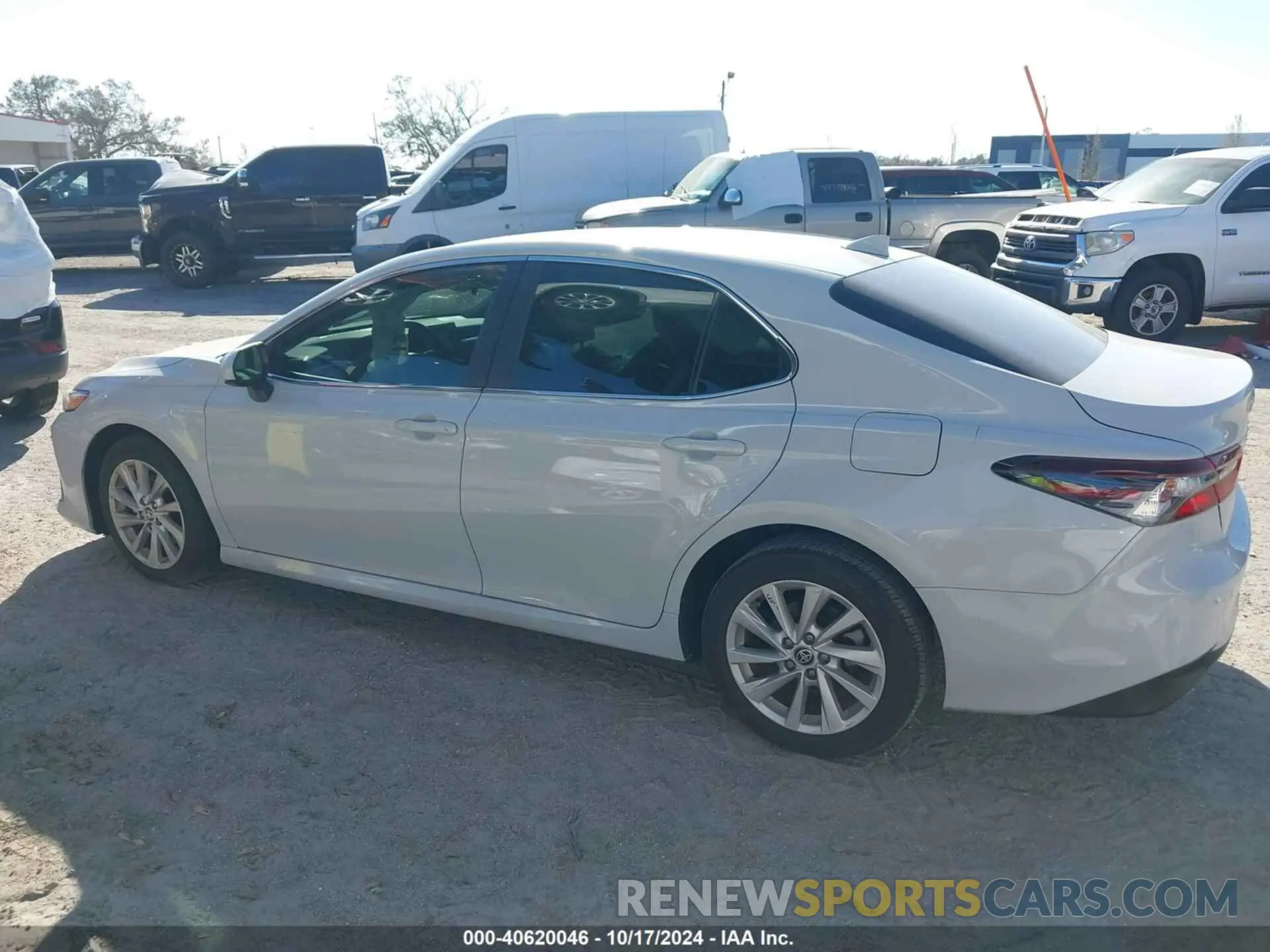 14 Фотография поврежденного автомобиля 4T1C11AK1RU214562 TOYOTA CAMRY 2024