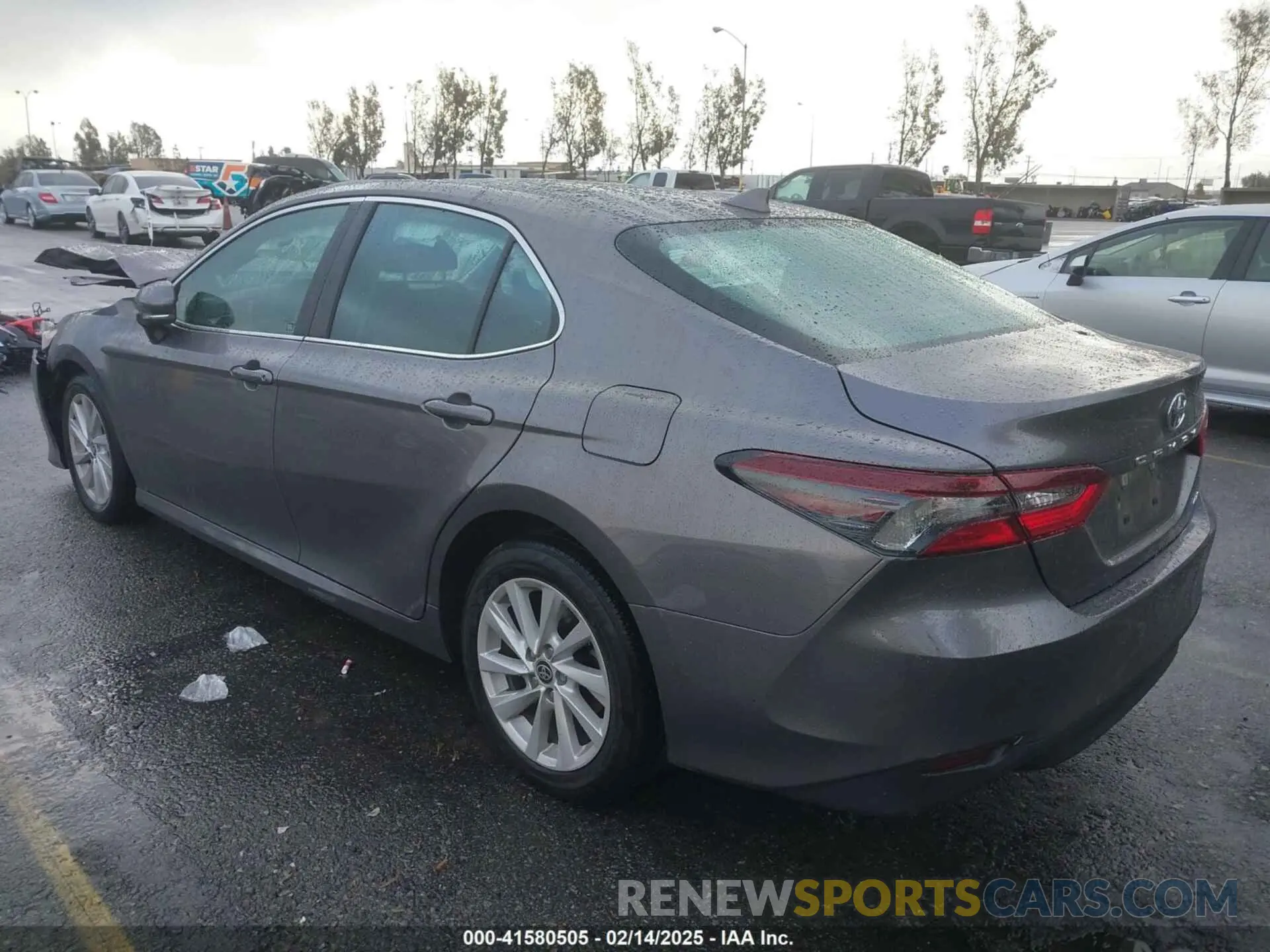 3 Photograph of a damaged car 4T1C11AK1RU228588 TOYOTA CAMRY 2024
