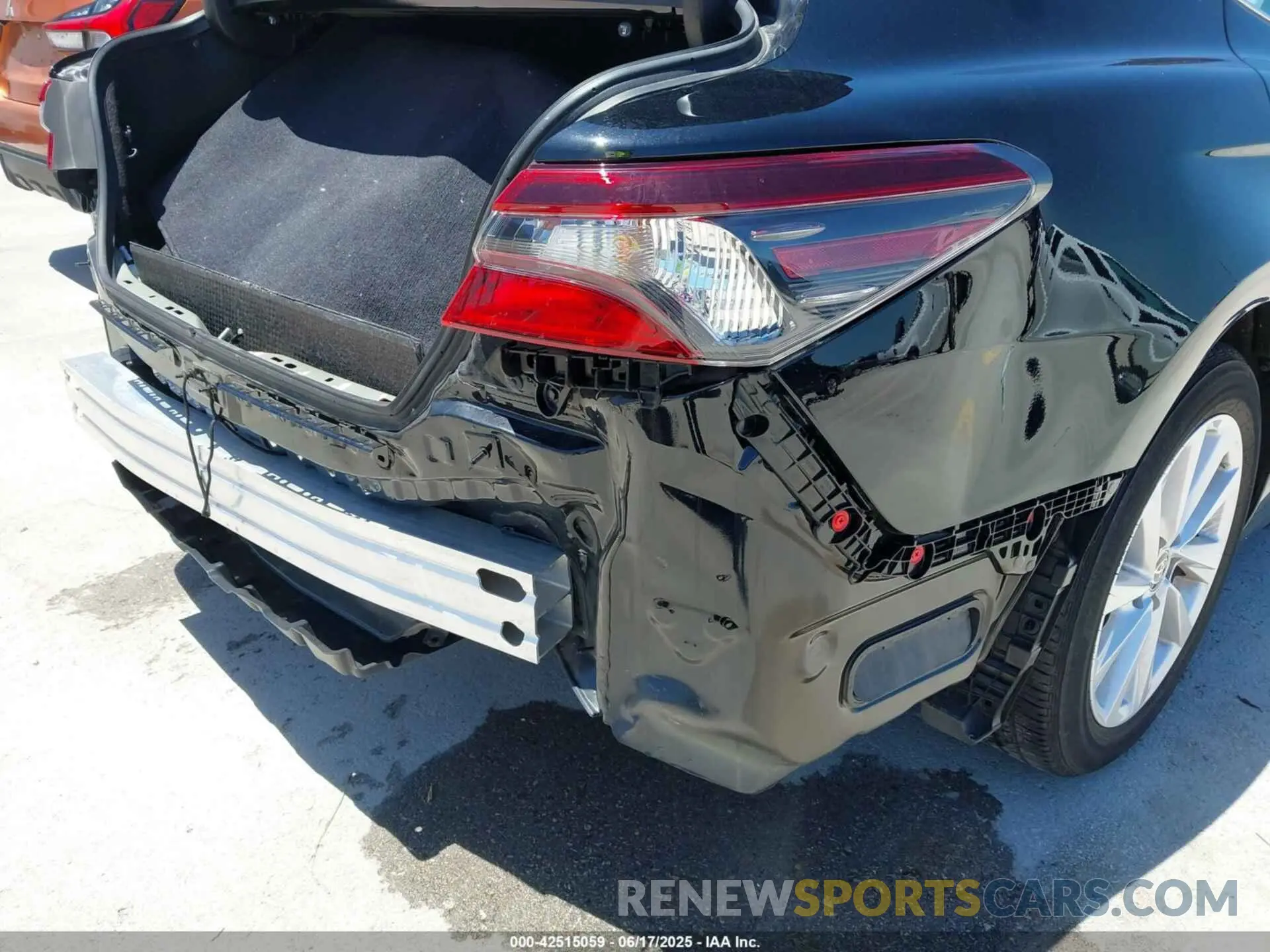 18 Photograph of a damaged car 4T1C11AK1RU871586 TOYOTA CAMRY 2024