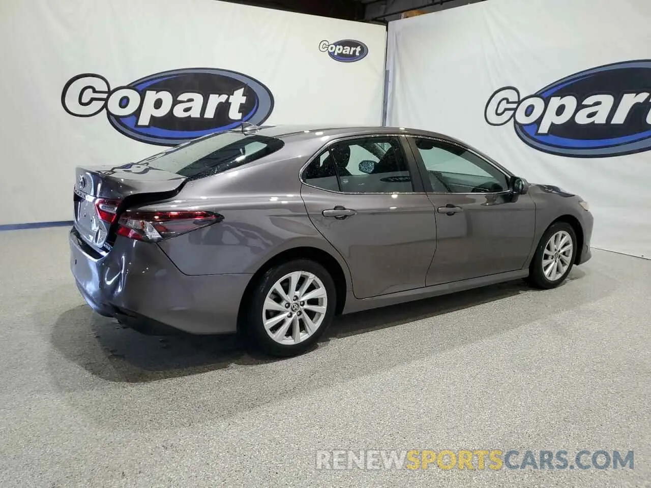 3 Фотография поврежденного автомобиля 4T1C11AK4RU904645 TOYOTA CAMRY 2024