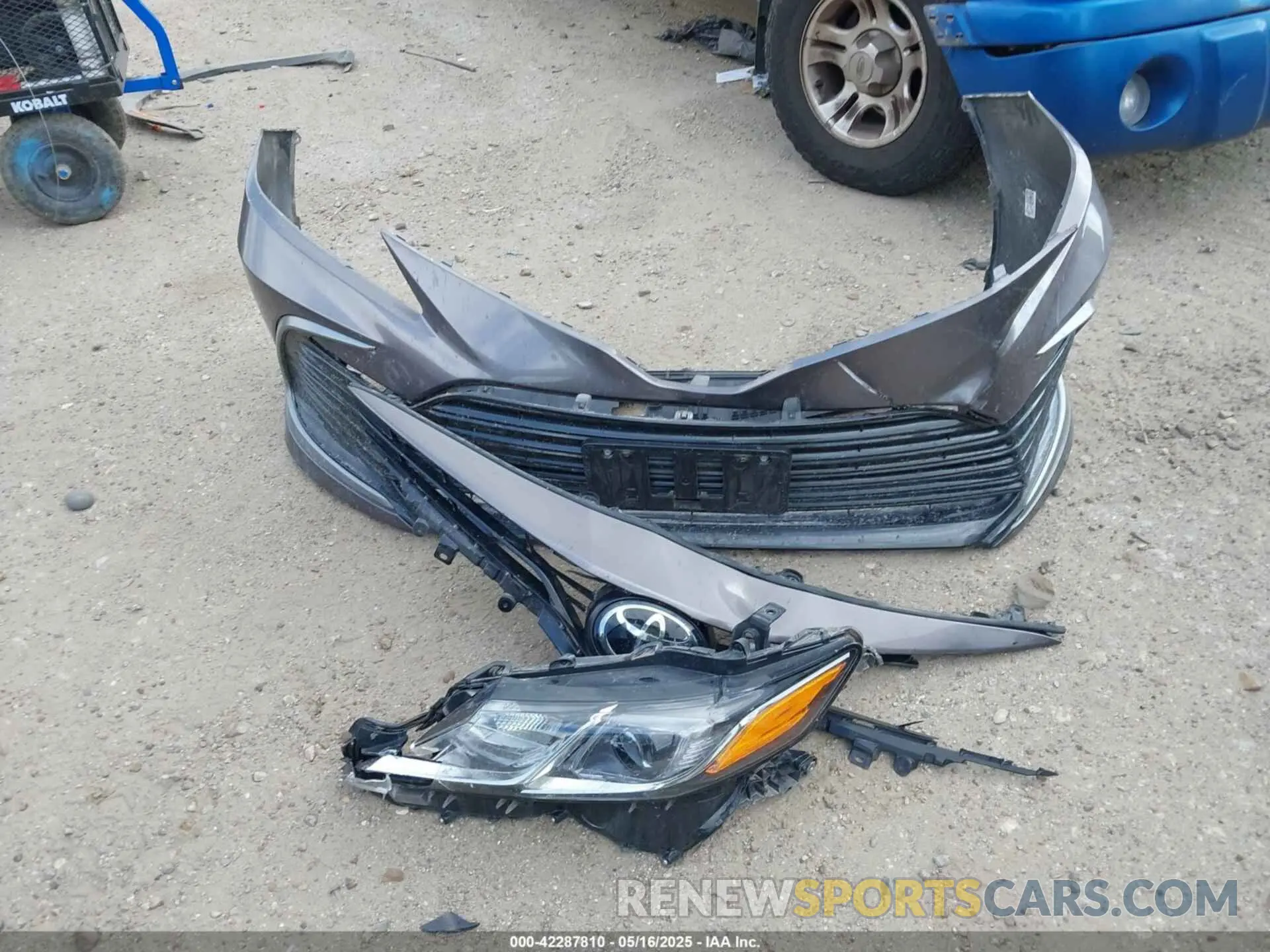 12 Фотография поврежденного автомобиля 4T1C11AK4RU906525 TOYOTA CAMRY 2024