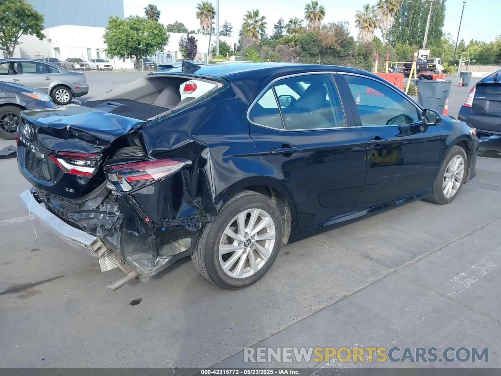 4 Фотография поврежденного автомобиля 4T1C11AK4RU915337 TOYOTA CAMRY 2024
