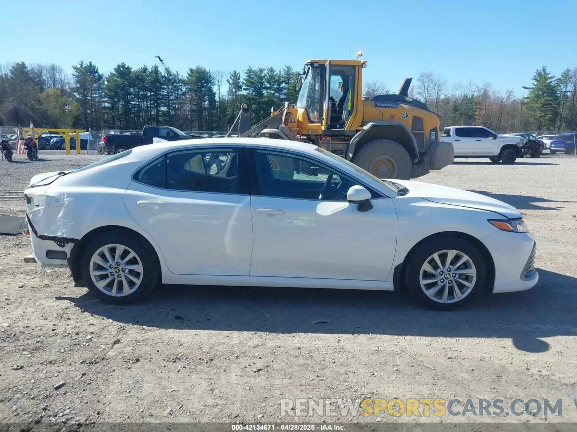 13 Фотография поврежденного автомобиля 4T1C11AK5RU193067 TOYOTA CAMRY 2024