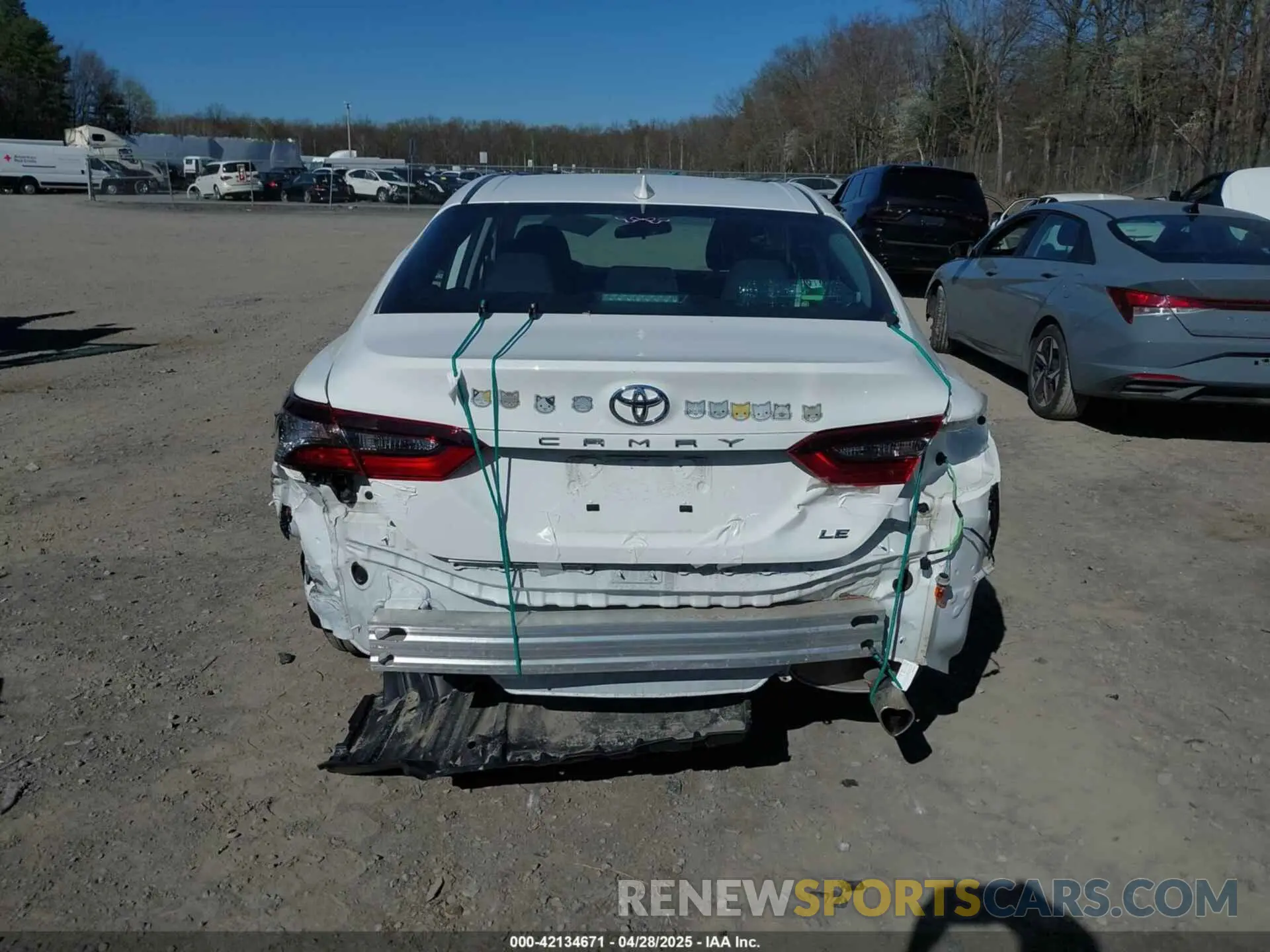 16 Фотография поврежденного автомобиля 4T1C11AK5RU193067 TOYOTA CAMRY 2024