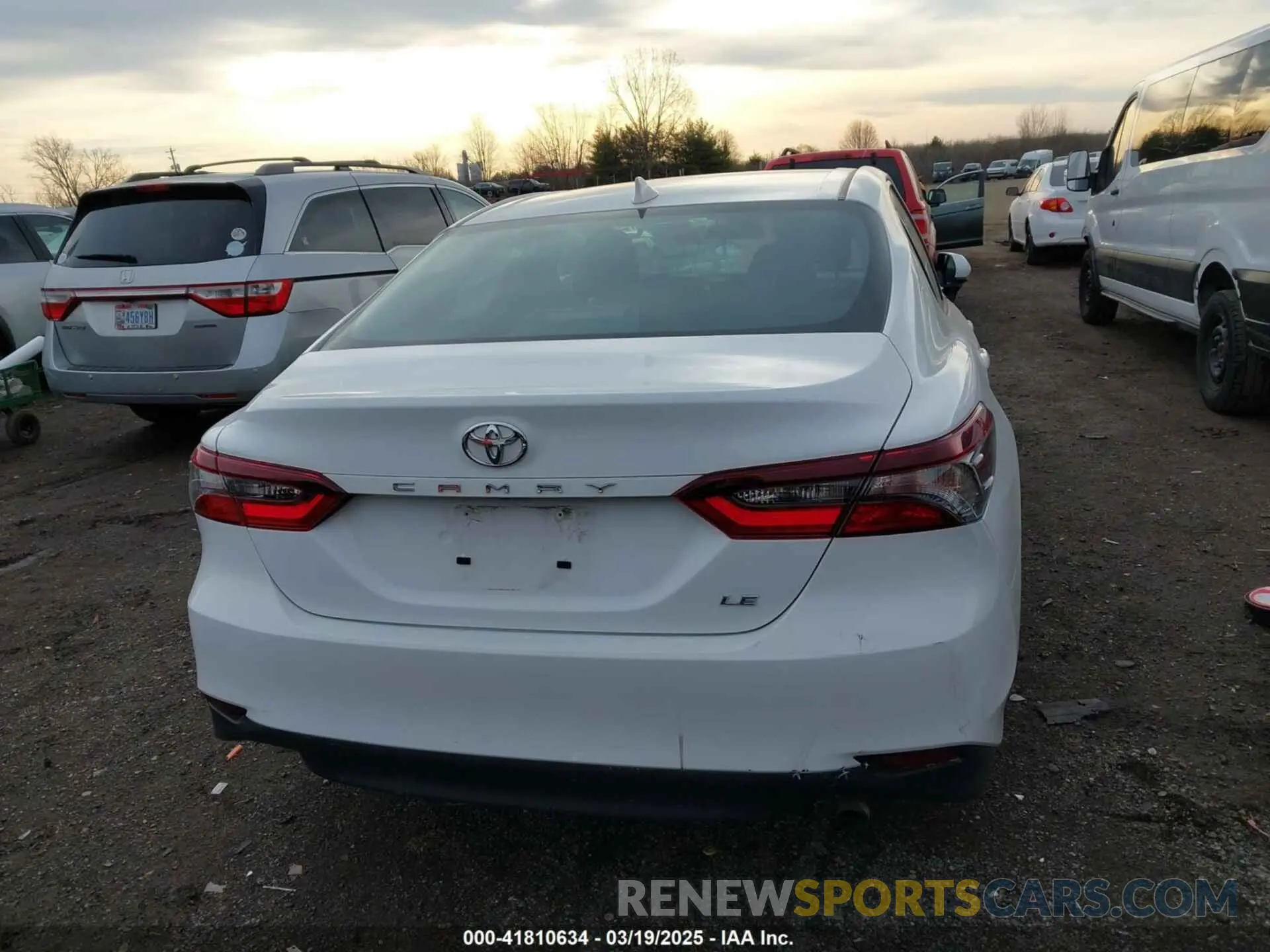 17 Photograph of a damaged car 4T1C11AK5RU899617 TOYOTA CAMRY 2024