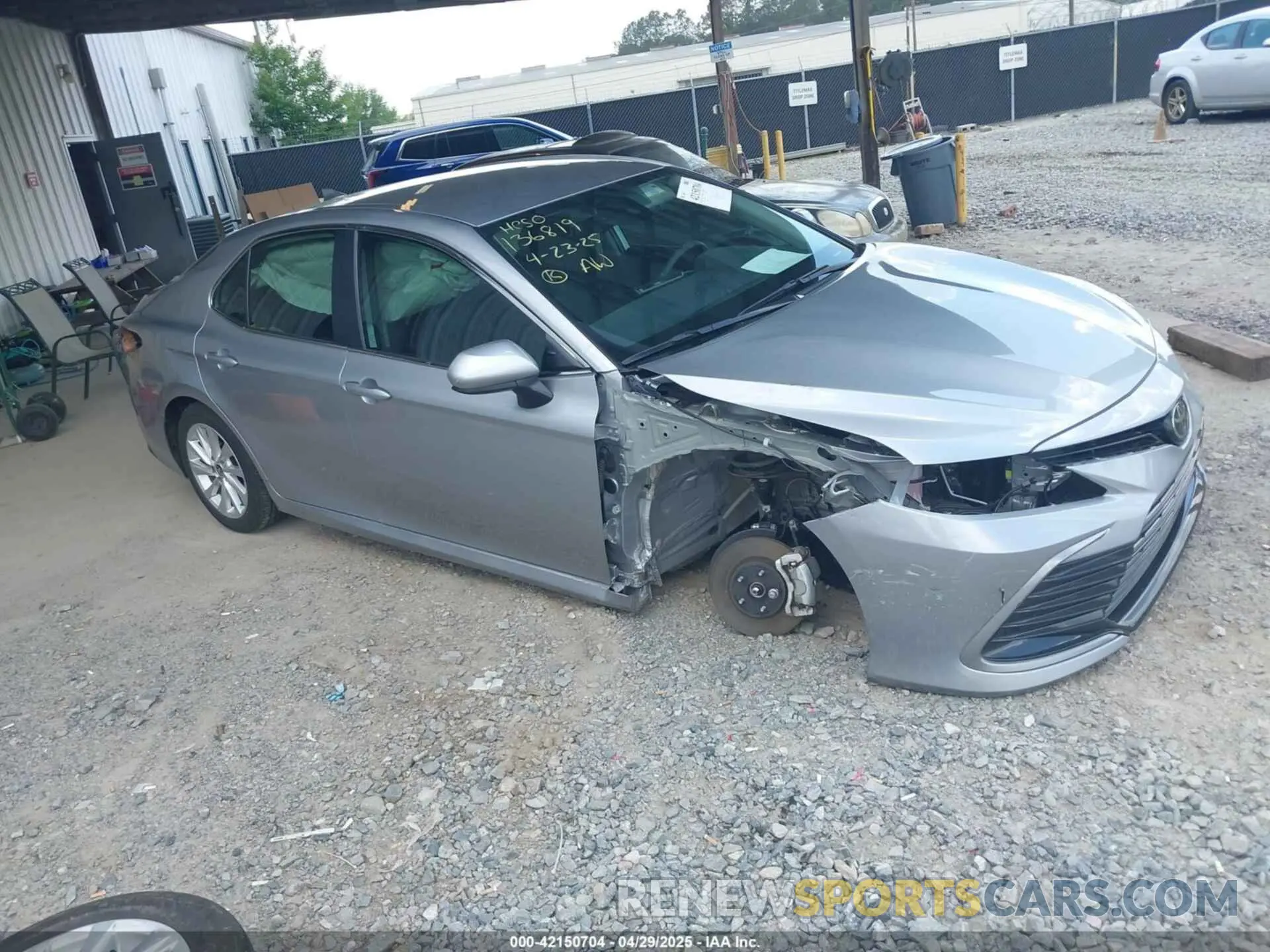 1 Фотография поврежденного автомобиля 4T1C11AK6RU874600 TOYOTA CAMRY 2024