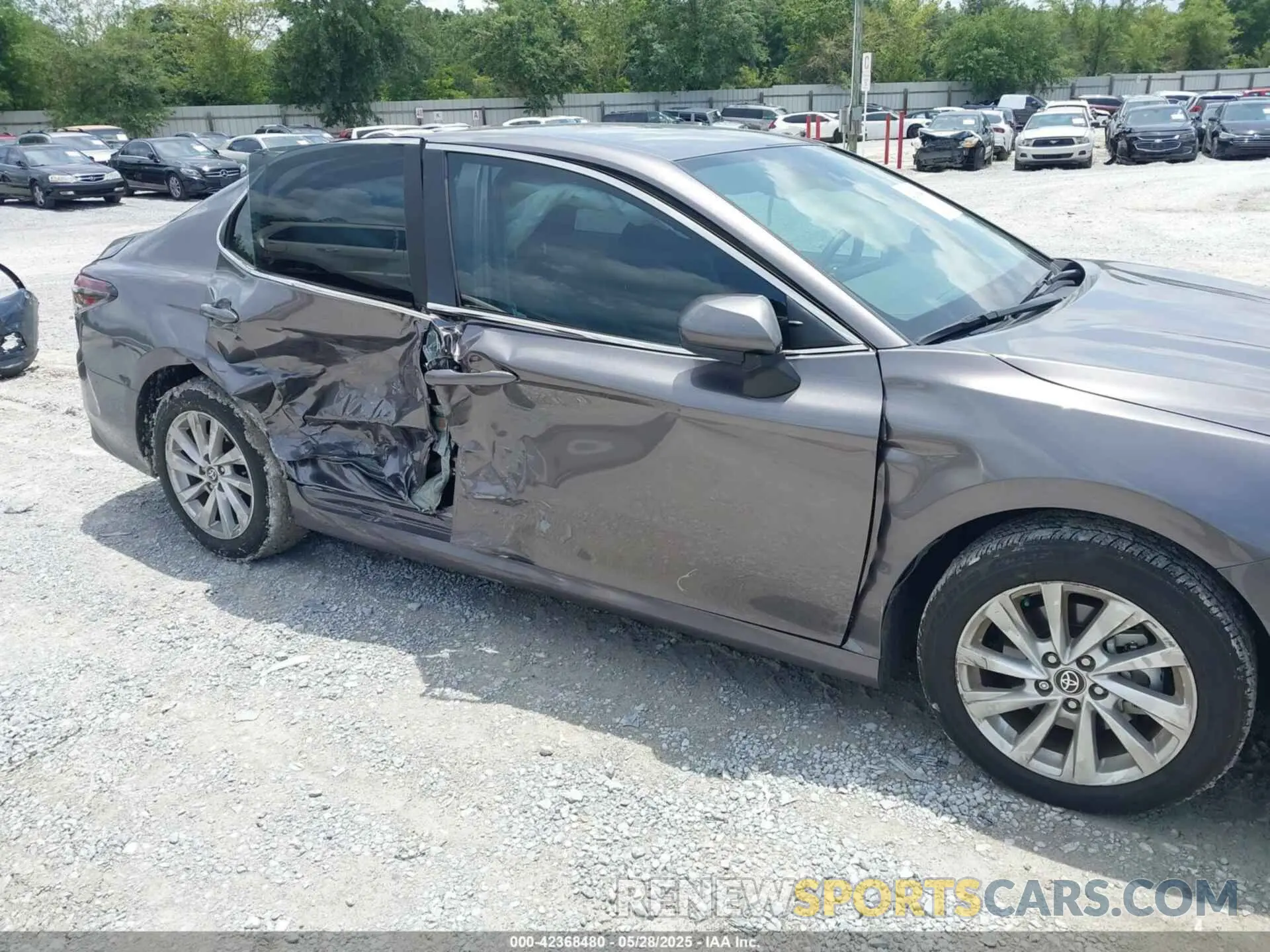 6 Фотография поврежденного автомобиля 4T1C11AK7RU208815 TOYOTA CAMRY 2024