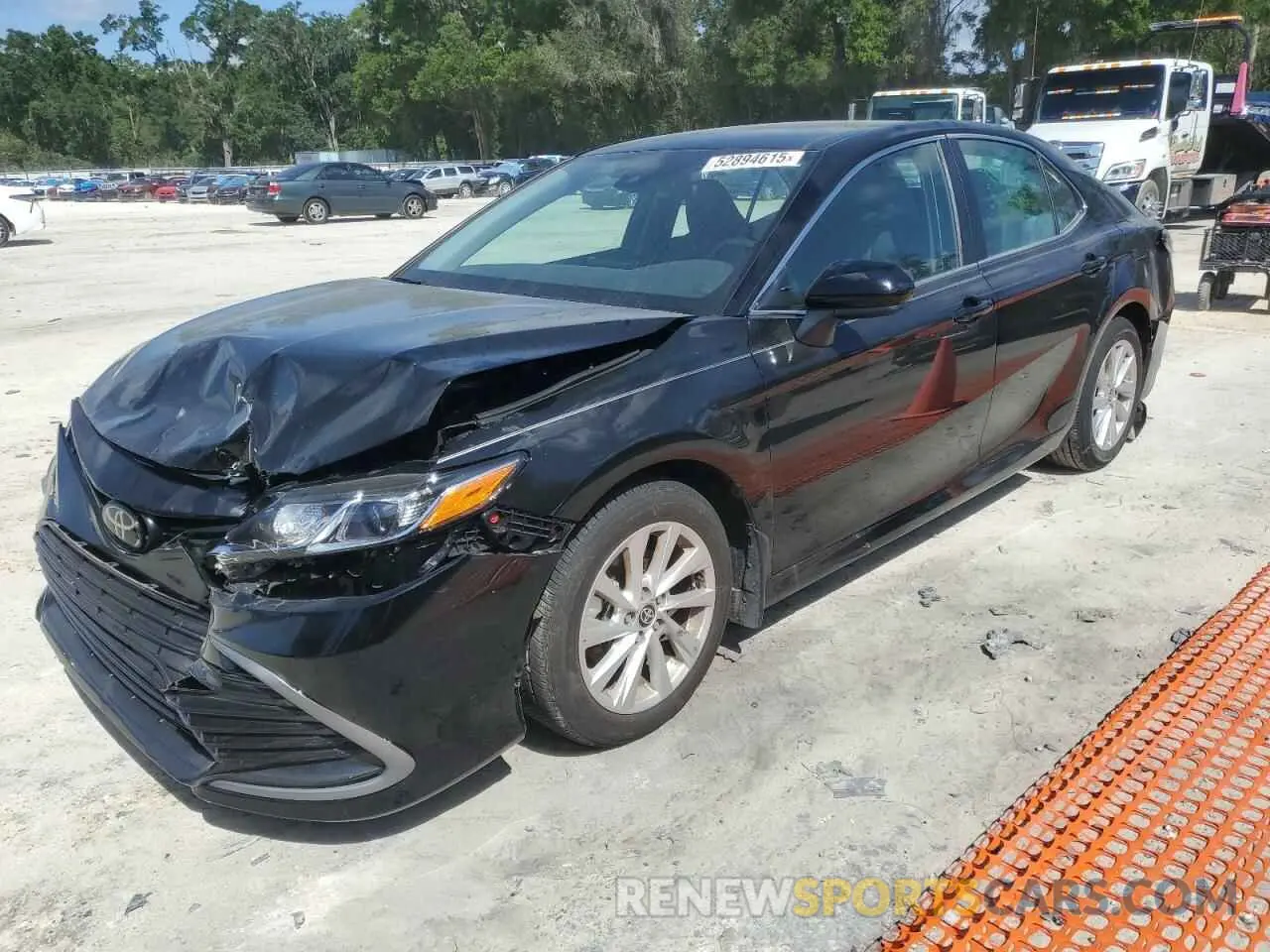 1 Фотография поврежденного автомобиля 4T1C11AK7RU225906 TOYOTA CAMRY 2024