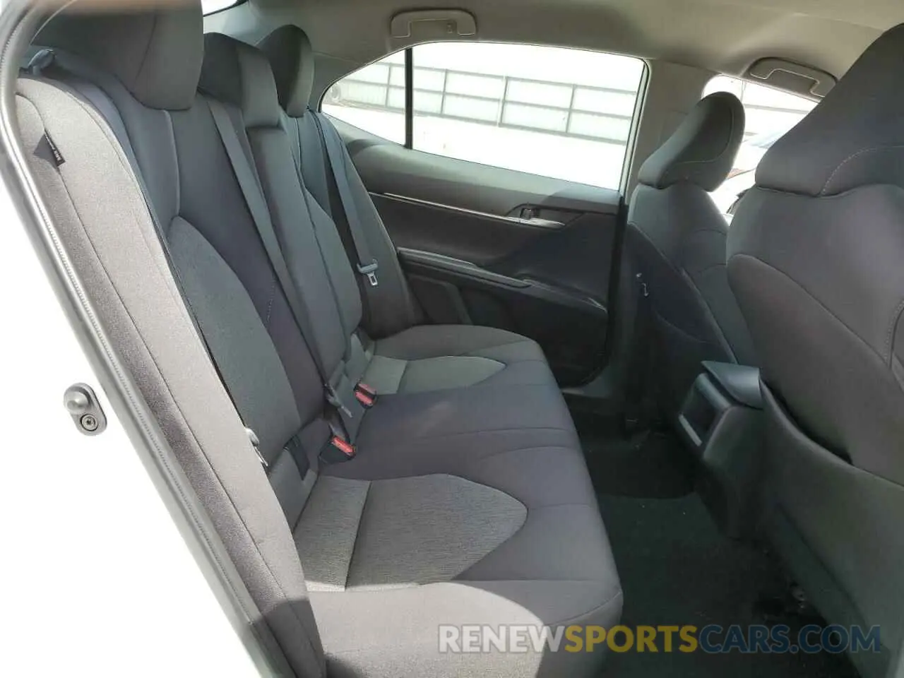 10 Фотография поврежденного автомобиля 4T1C11AK7RU863928 TOYOTA CAMRY 2024