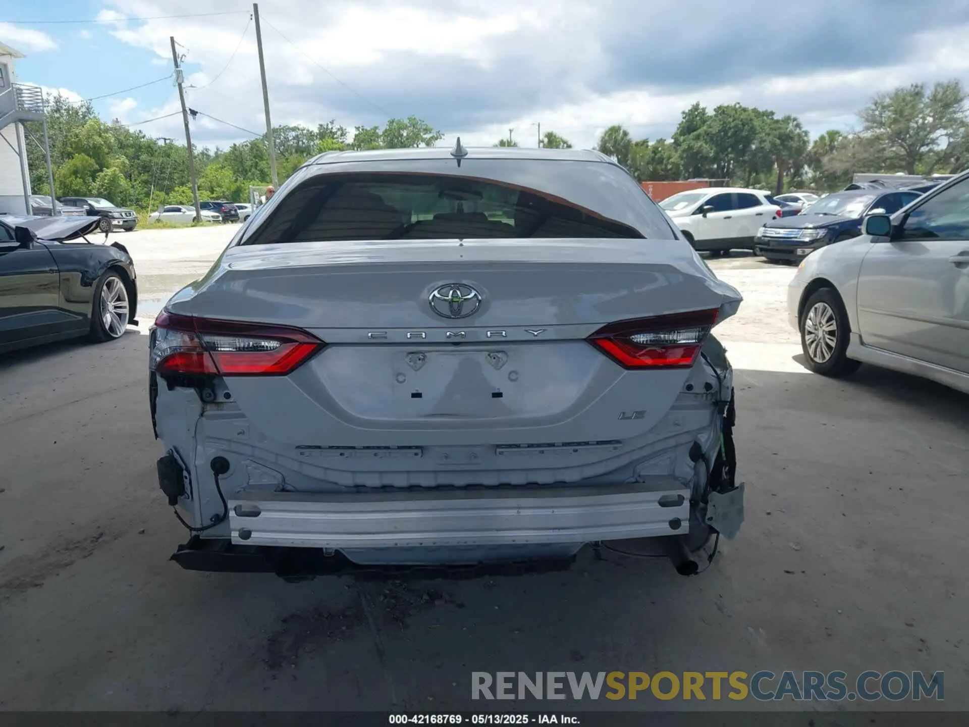 17 Фотография поврежденного автомобиля 4T1C11AK8RU215529 TOYOTA CAMRY 2024