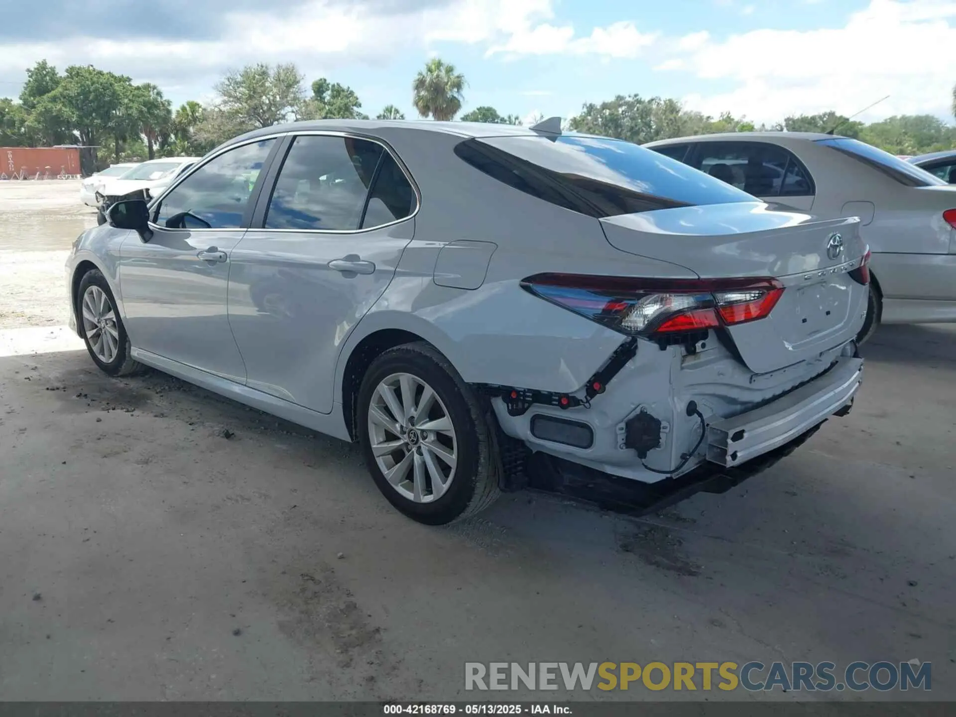 3 Фотография поврежденного автомобиля 4T1C11AK8RU215529 TOYOTA CAMRY 2024