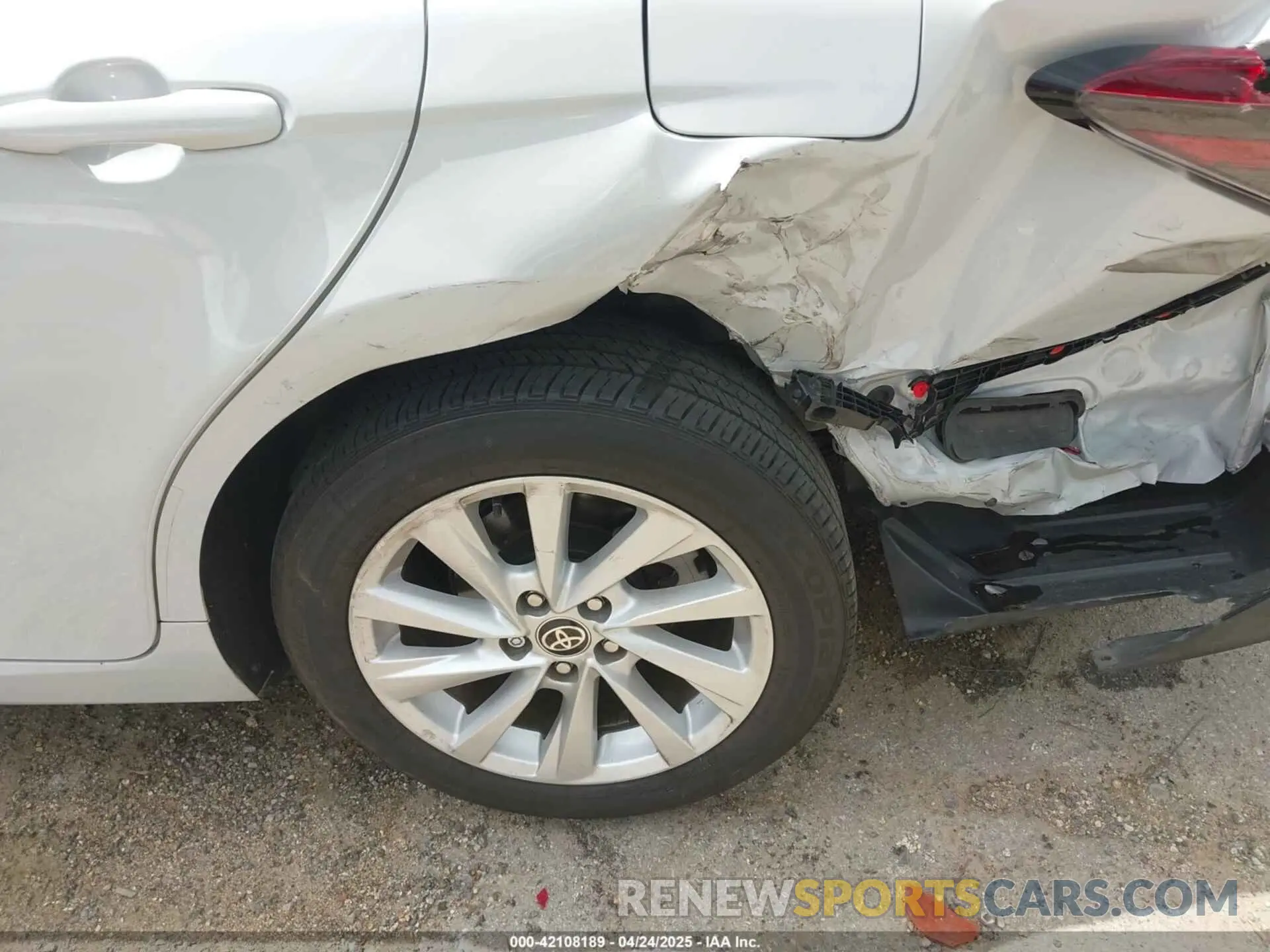 17 Photograph of a damaged car 4T1C11AK9RU228788 TOYOTA CAMRY 2024