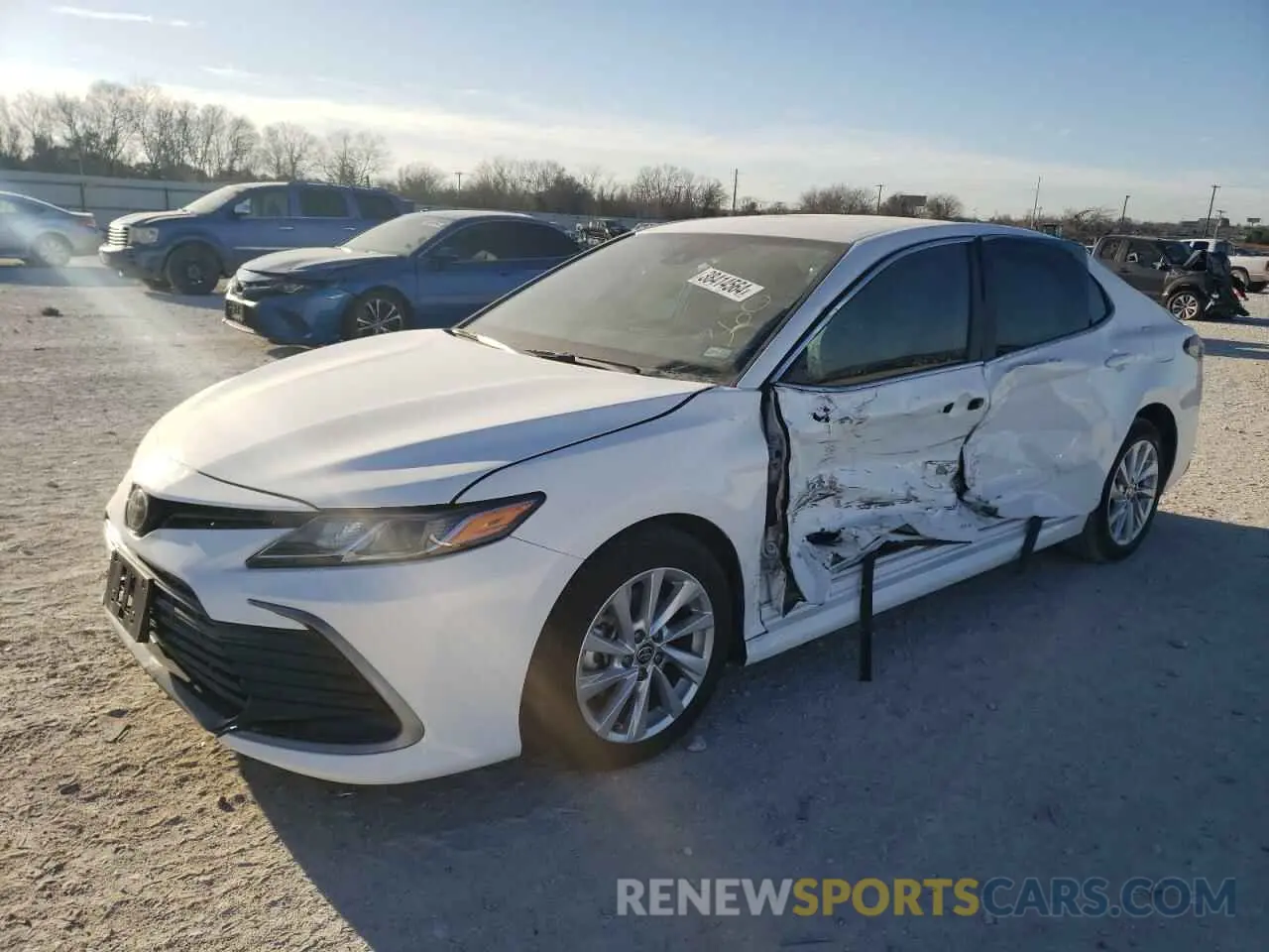 1 Photograph of a damaged car 4T1C11AKXRU195736 TOYOTA CAMRY 2024