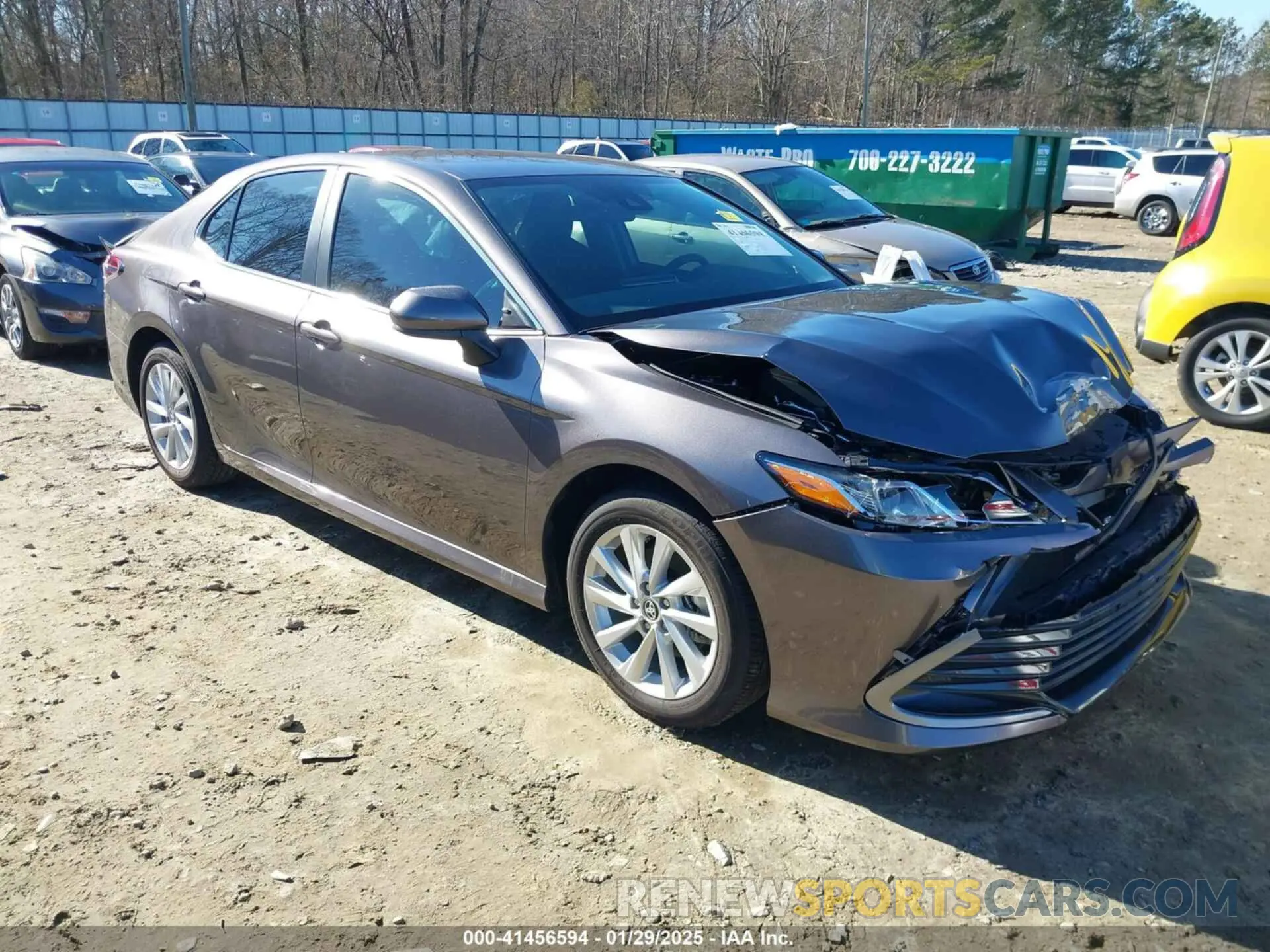 1 Фотография поврежденного автомобиля 4T1C11AKXRU859565 TOYOTA CAMRY 2024