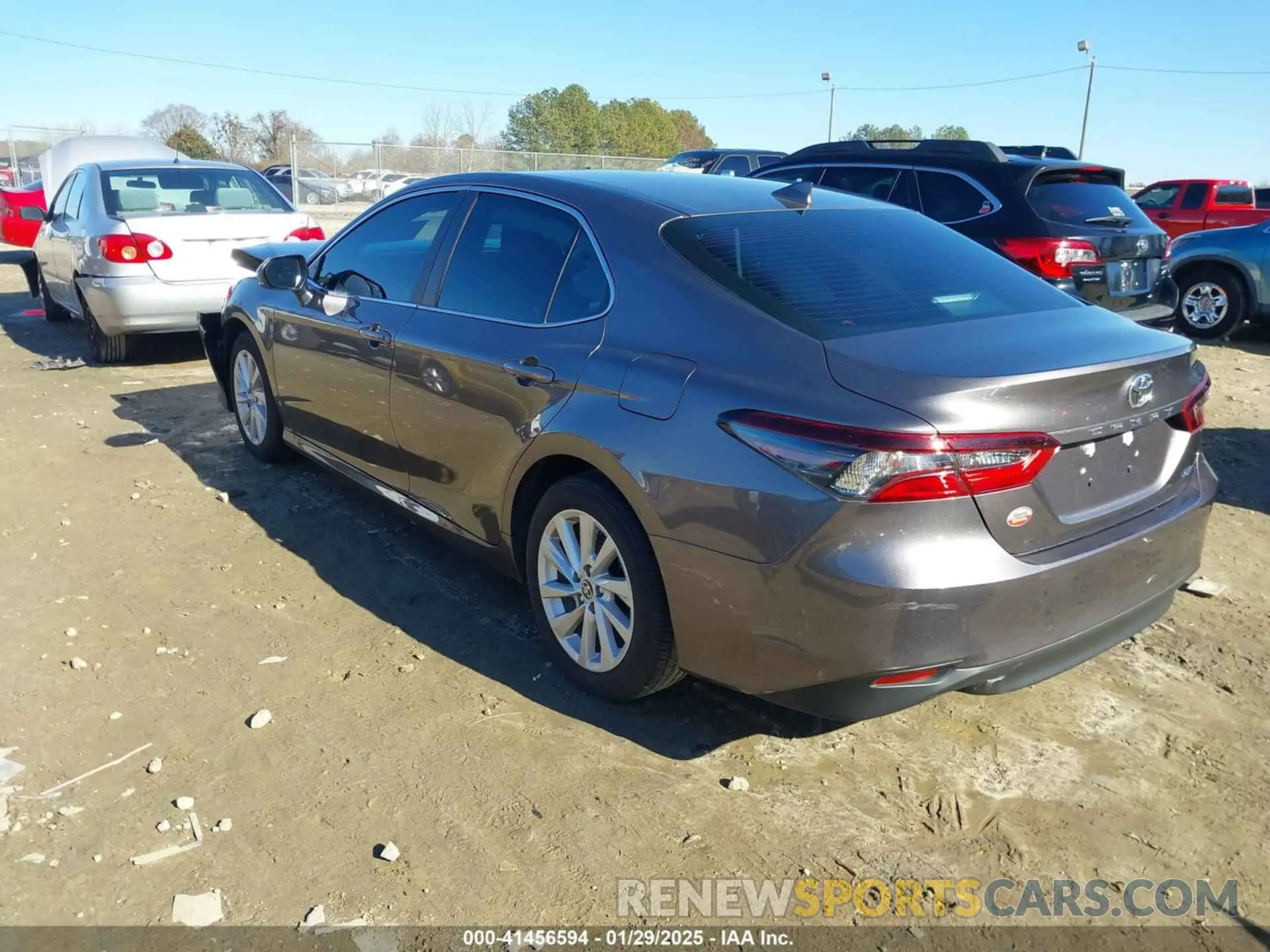 3 Фотография поврежденного автомобиля 4T1C11AKXRU859565 TOYOTA CAMRY 2024