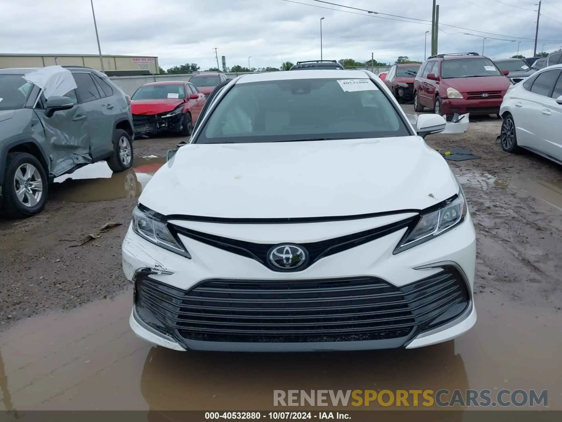 12 Photograph of a damaged car 4T1C11AKXRU860814 TOYOTA CAMRY 2024