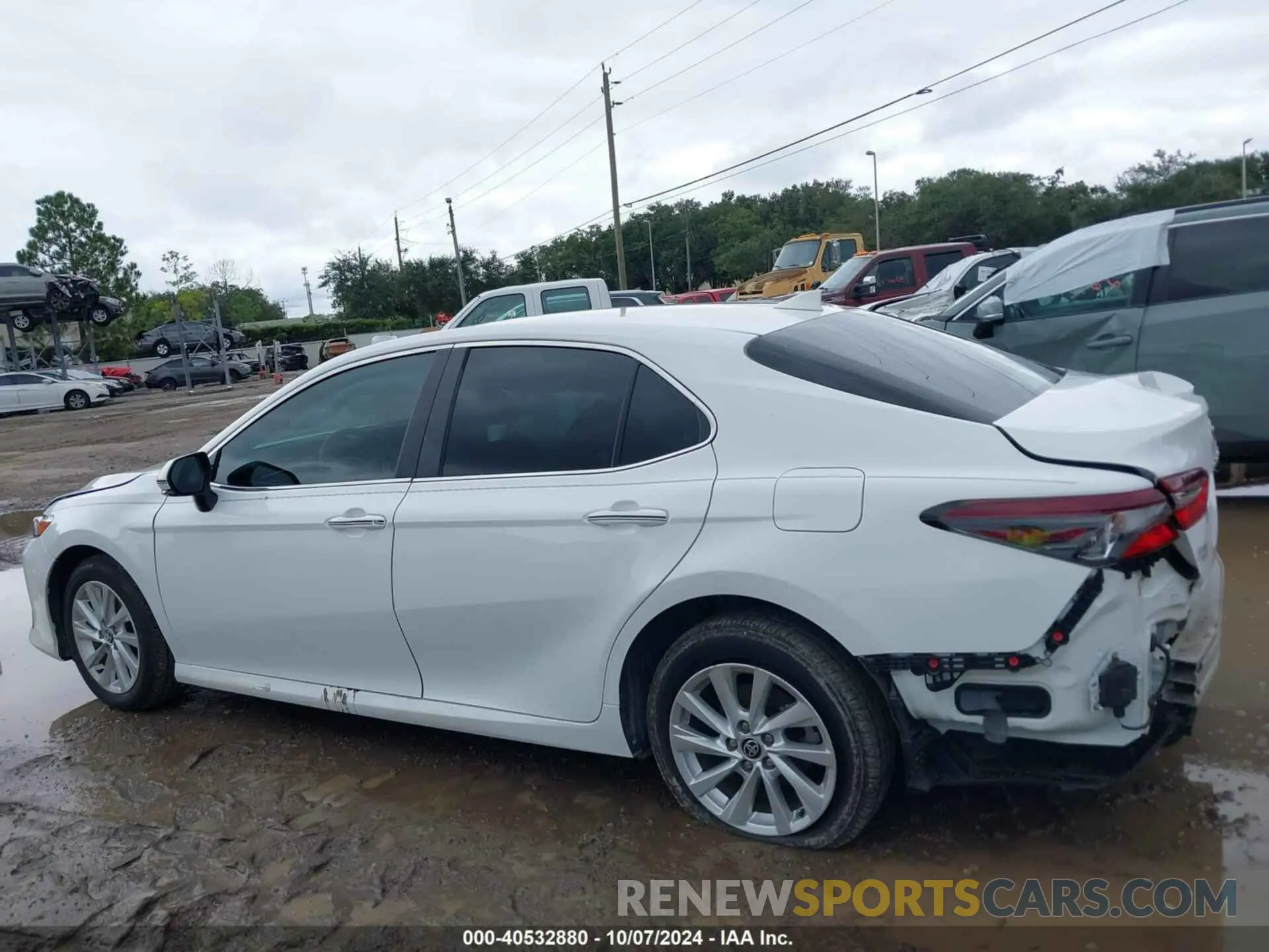 14 Photograph of a damaged car 4T1C11AKXRU860814 TOYOTA CAMRY 2024