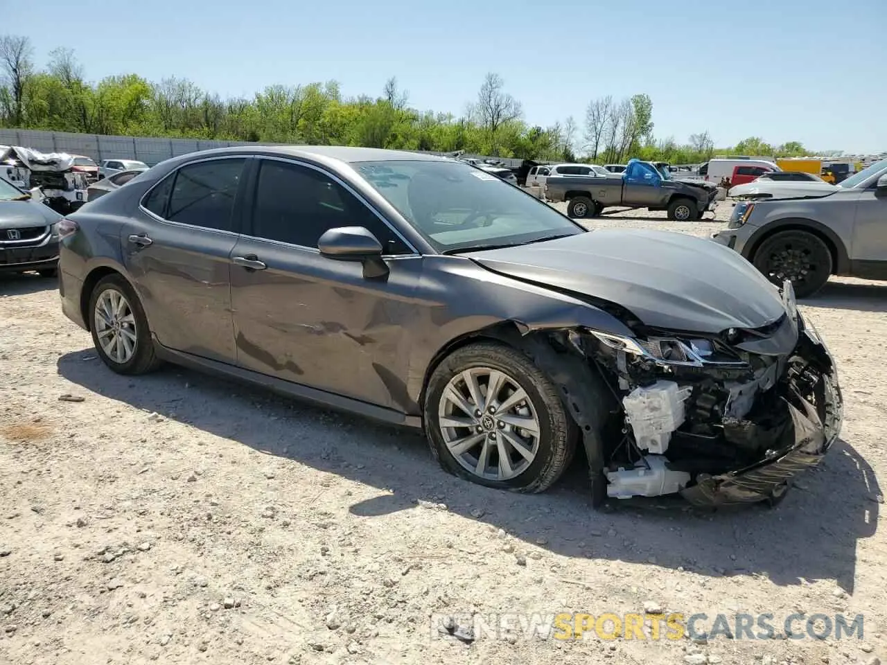 4 Фотография поврежденного автомобиля 4T1C11AKXRU861803 TOYOTA CAMRY 2024