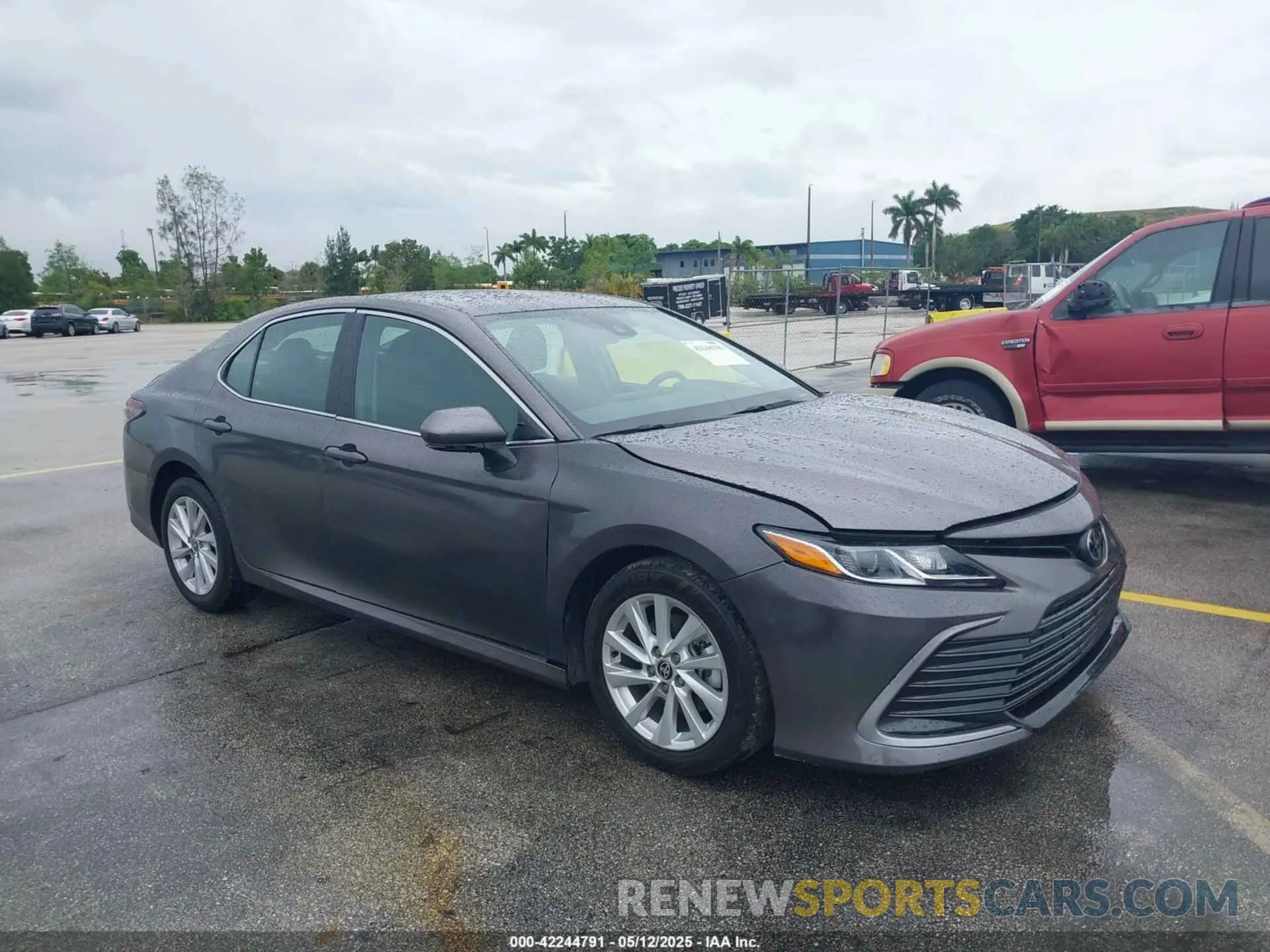 1 Photograph of a damaged car 4T1C11BK4RU129276 TOYOTA CAMRY 2024