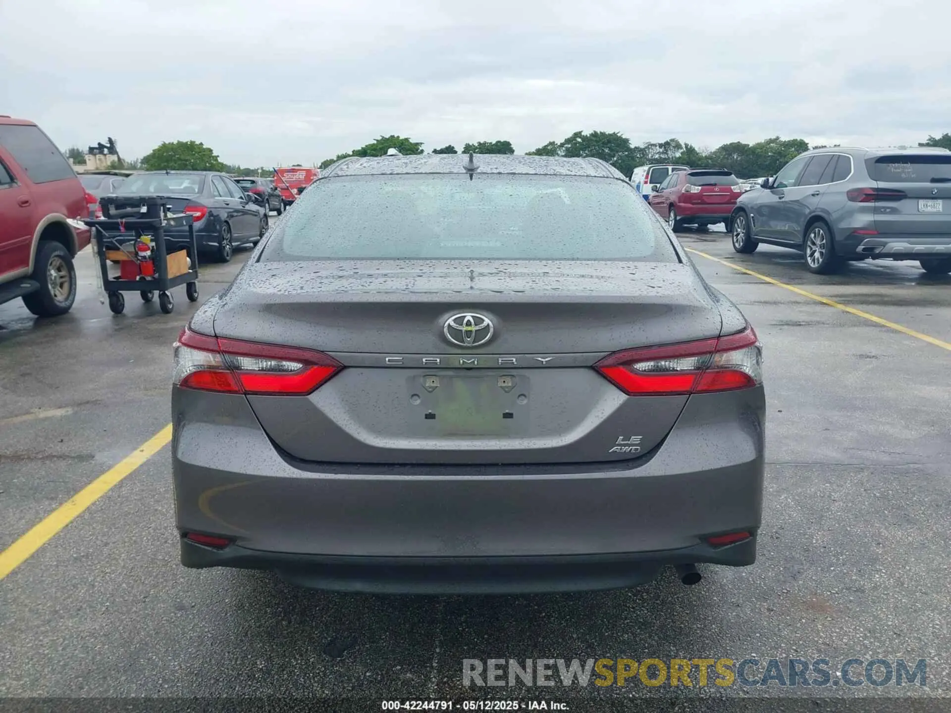 16 Photograph of a damaged car 4T1C11BK4RU129276 TOYOTA CAMRY 2024