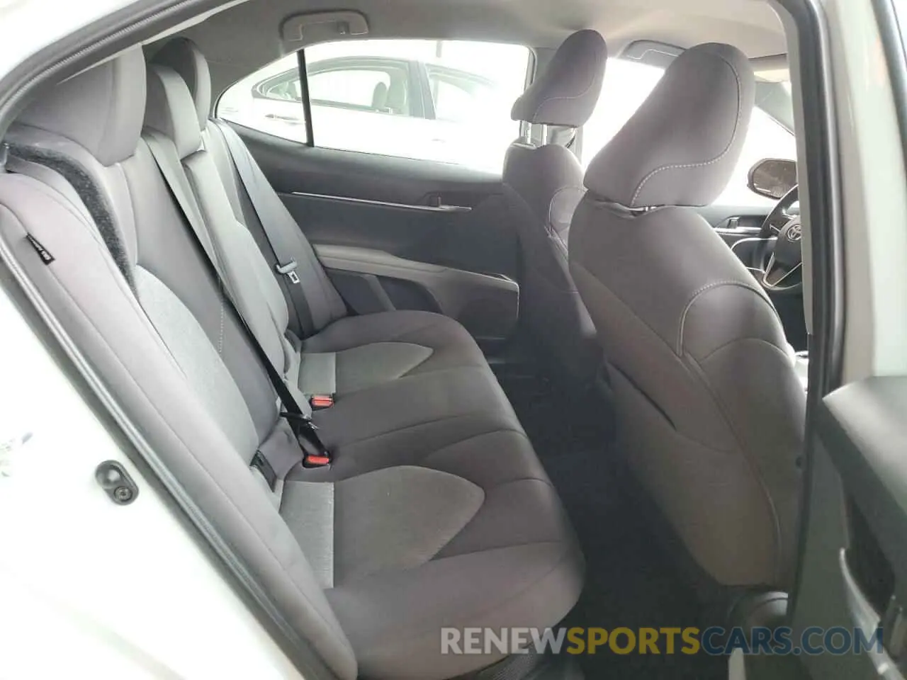 10 Фотография поврежденного автомобиля 4T1C31AK1RU070506 TOYOTA CAMRY 2024