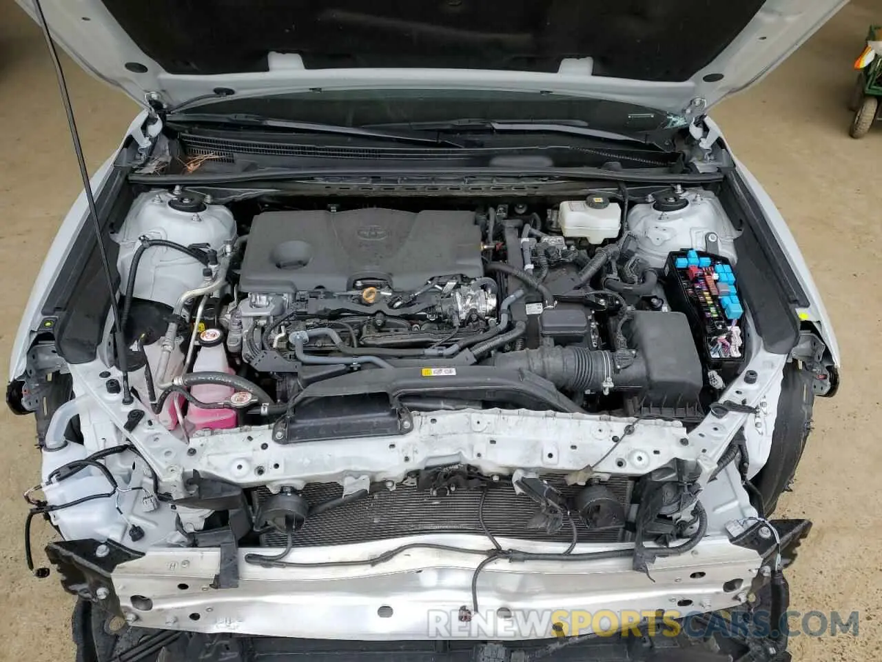 11 Фотография поврежденного автомобиля 4T1C31AK1RU070506 TOYOTA CAMRY 2024