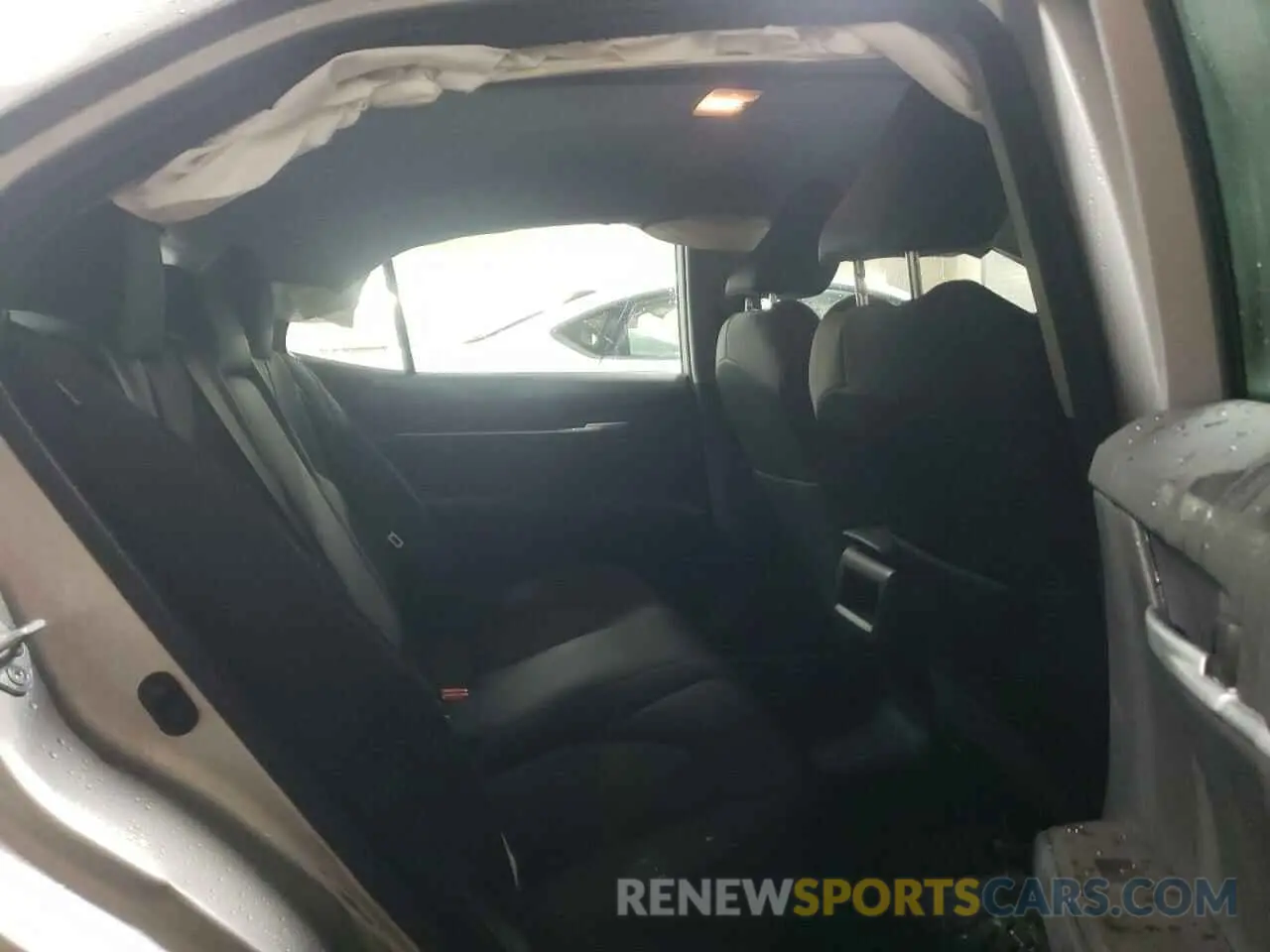 10 Photograph of a damaged car 4T1C31AK5RU066992 TOYOTA CAMRY 2024
