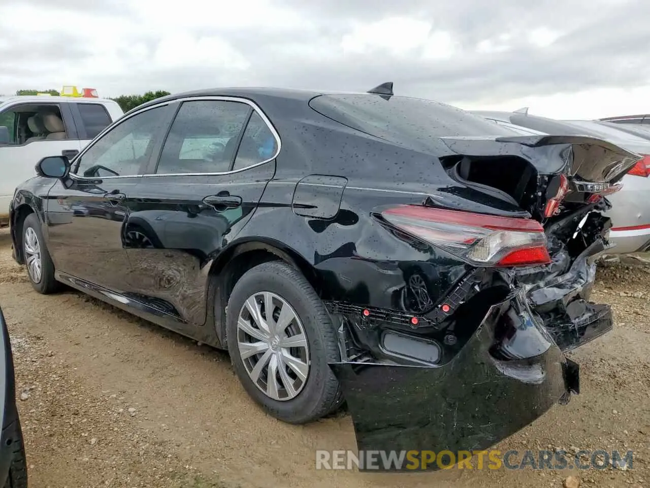 2 Photograph of a damaged car 4T1C31AK6RU622923 TOYOTA CAMRY 2024
