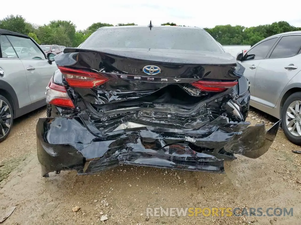 6 Photograph of a damaged car 4T1C31AK6RU622923 TOYOTA CAMRY 2024