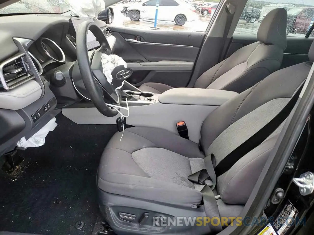 7 Photograph of a damaged car 4T1C31AK6RU622923 TOYOTA CAMRY 2024
