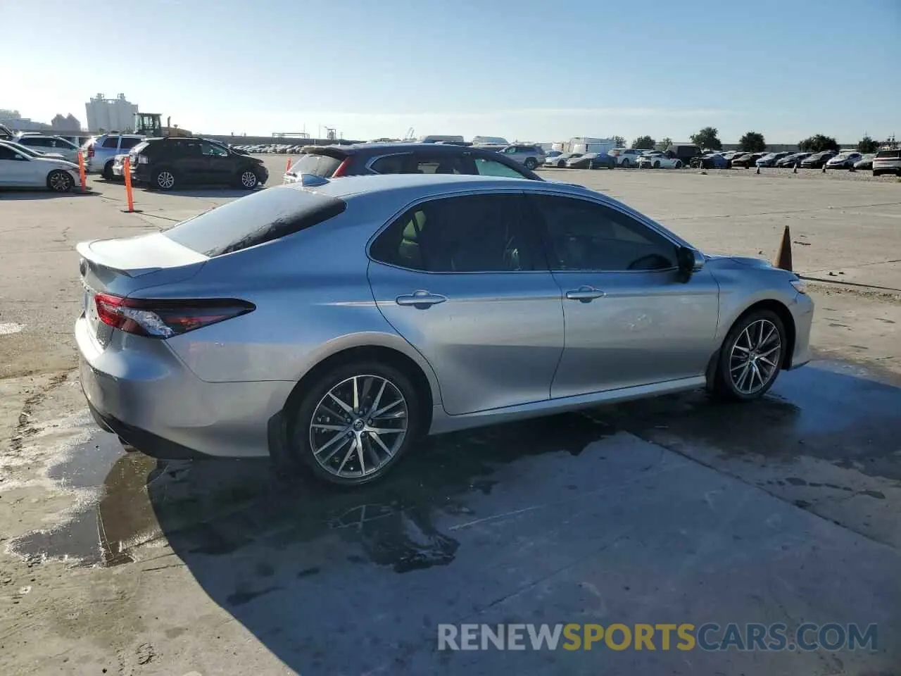 3 Фотография поврежденного автомобиля 4T1F11AK2RU893884 TOYOTA CAMRY 2024