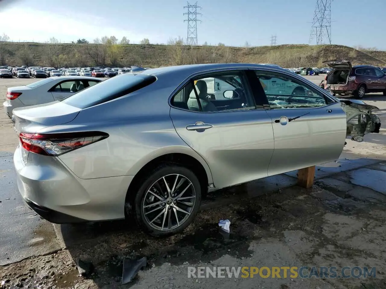 3 Фотография поврежденного автомобиля 4T1F11BK7RU112498 TOYOTA CAMRY 2024