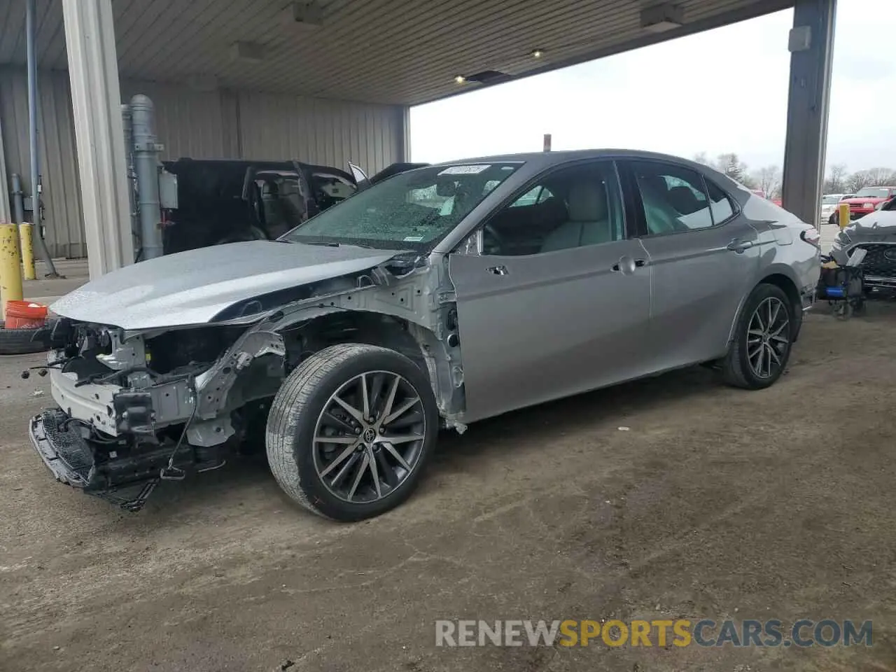 1 Photograph of a damaged car 4T1F31AK2RU625928 TOYOTA CAMRY 2024