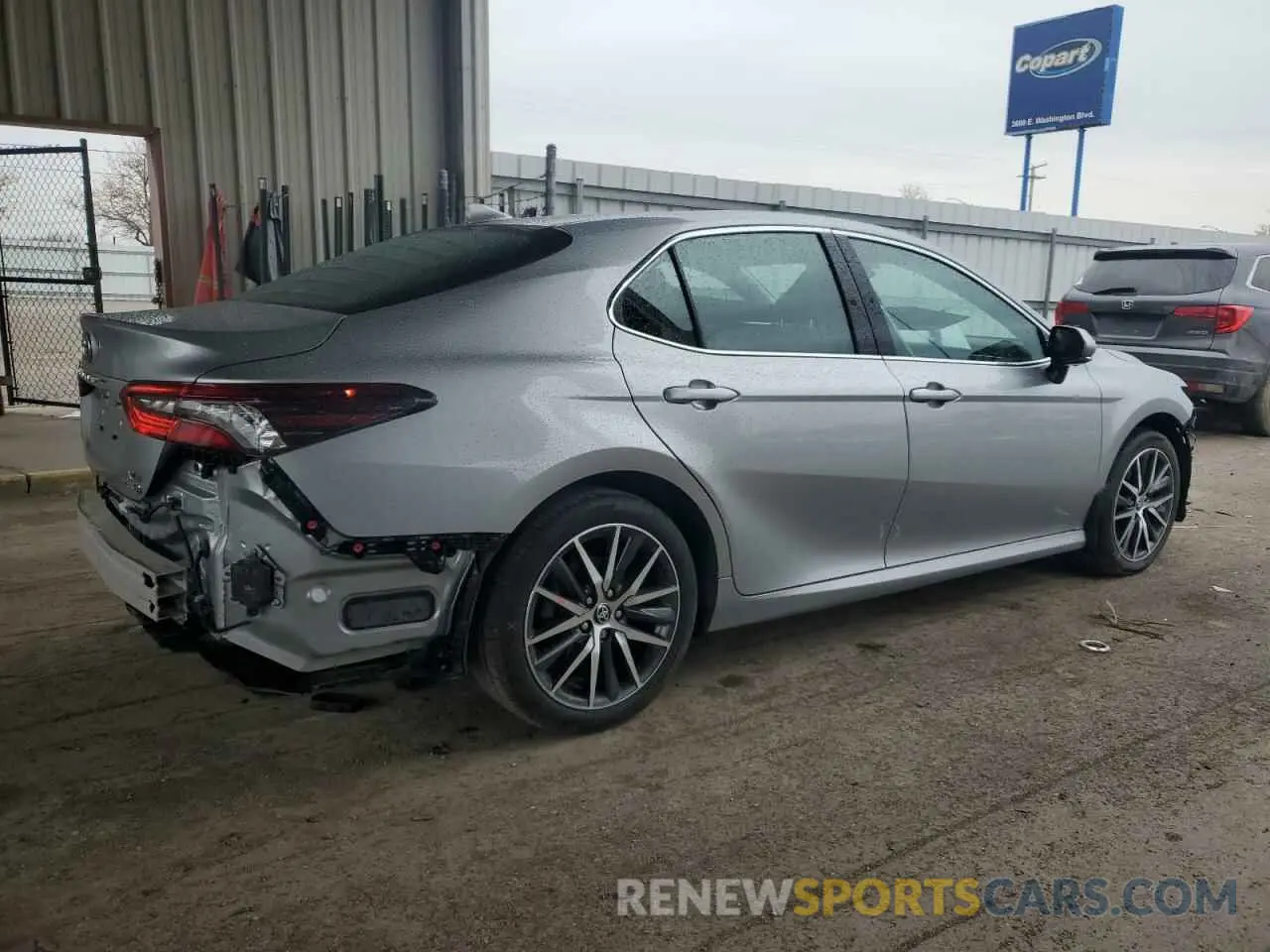 3 Photograph of a damaged car 4T1F31AK2RU625928 TOYOTA CAMRY 2024