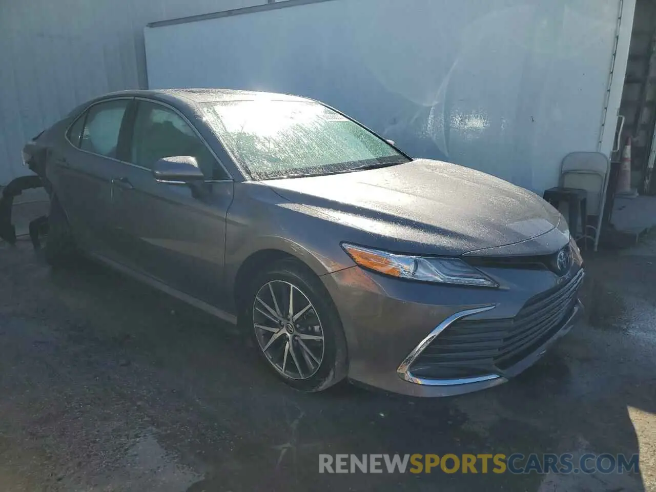 4 Photograph of a damaged car 4T1F31AK4RU061196 TOYOTA CAMRY 2024