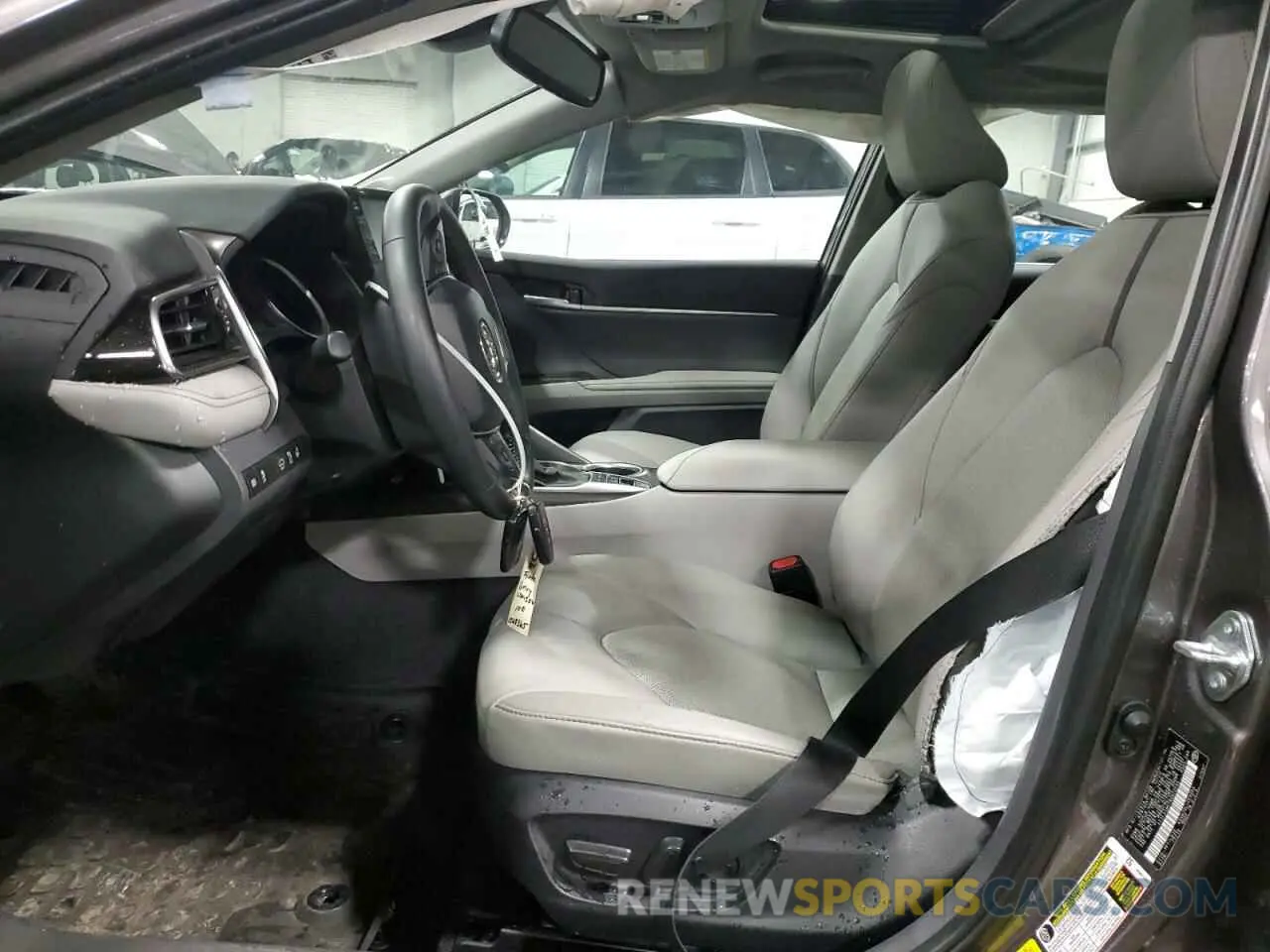7 Photograph of a damaged car 4T1F31AK7RU072595 TOYOTA CAMRY 2024