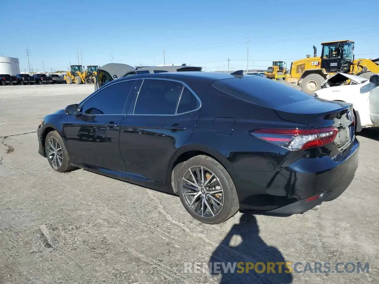 2 Photograph of a damaged car 4T1F31AK8RU072735 TOYOTA CAMRY 2024