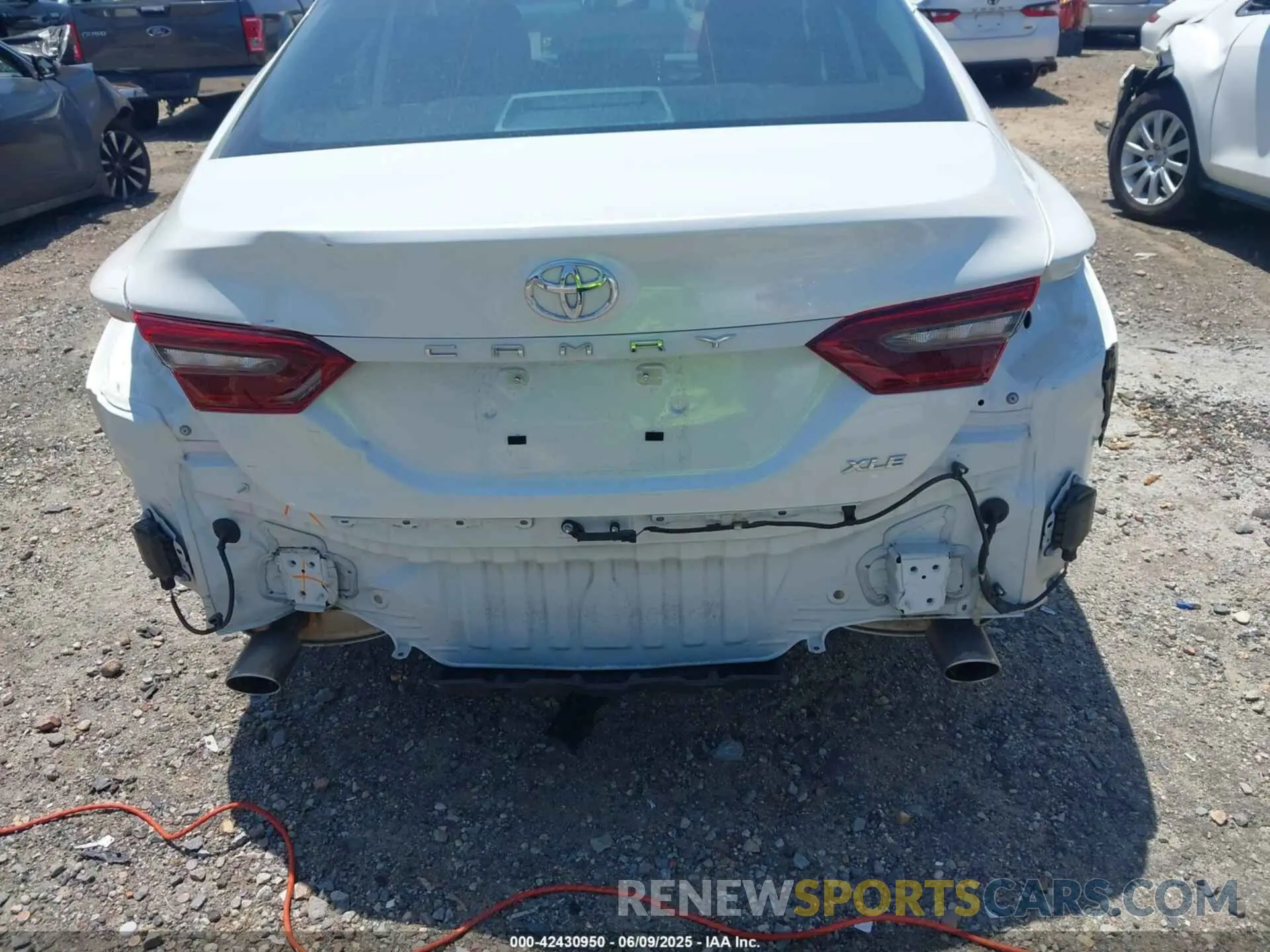 21 Photograph of a damaged car 4T1FZ1AK9RU095424 TOYOTA CAMRY 2024