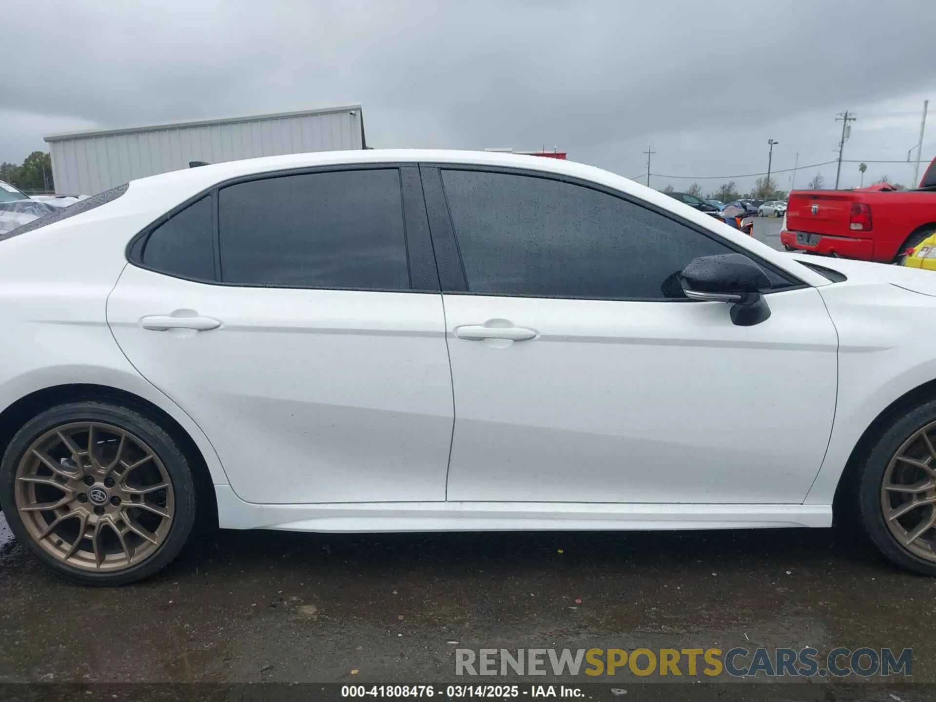 14 Фотография поврежденного автомобиля 4T1G11AK0RU260398 TOYOTA CAMRY 2024
