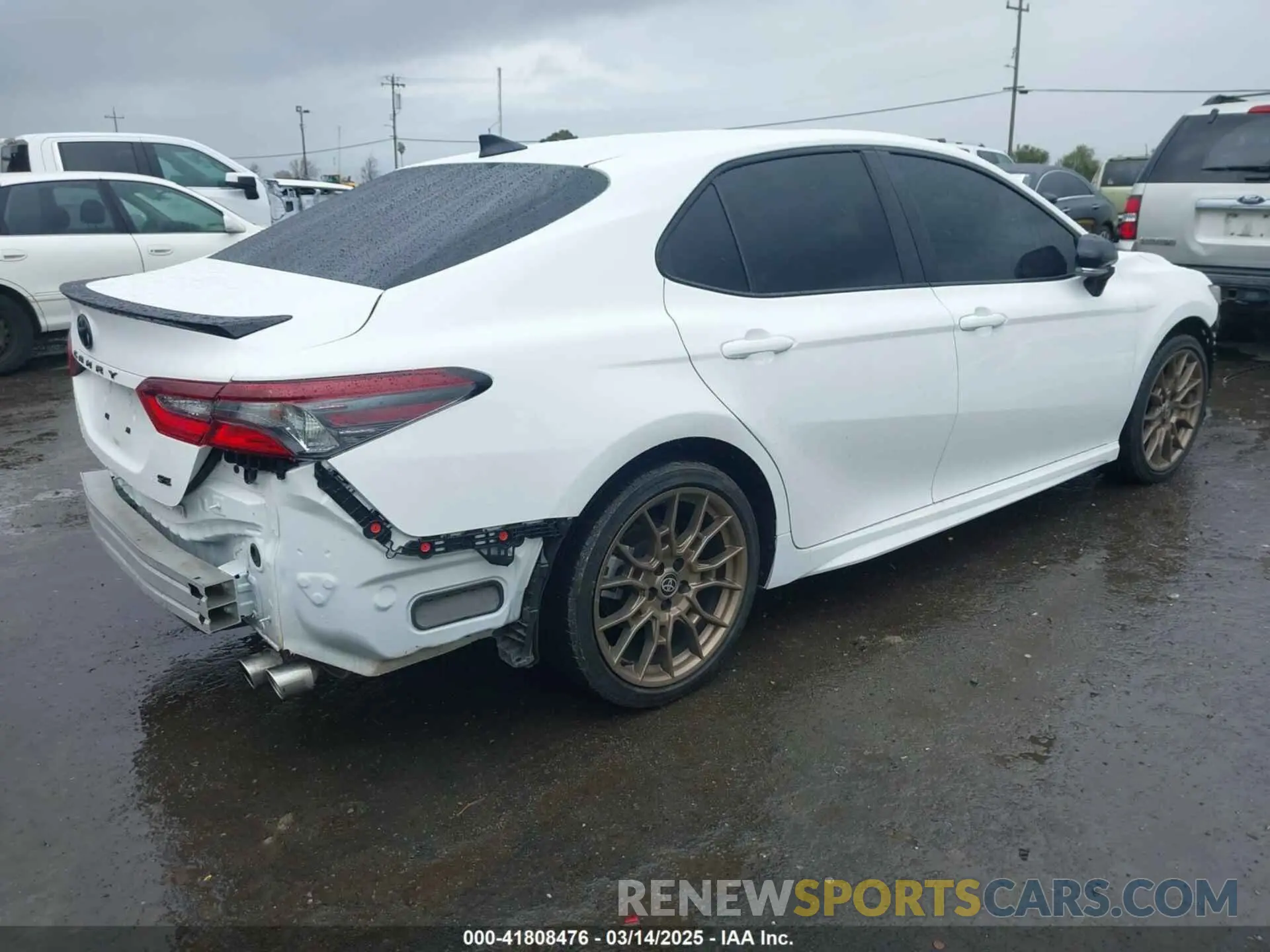 4 Фотография поврежденного автомобиля 4T1G11AK0RU260398 TOYOTA CAMRY 2024